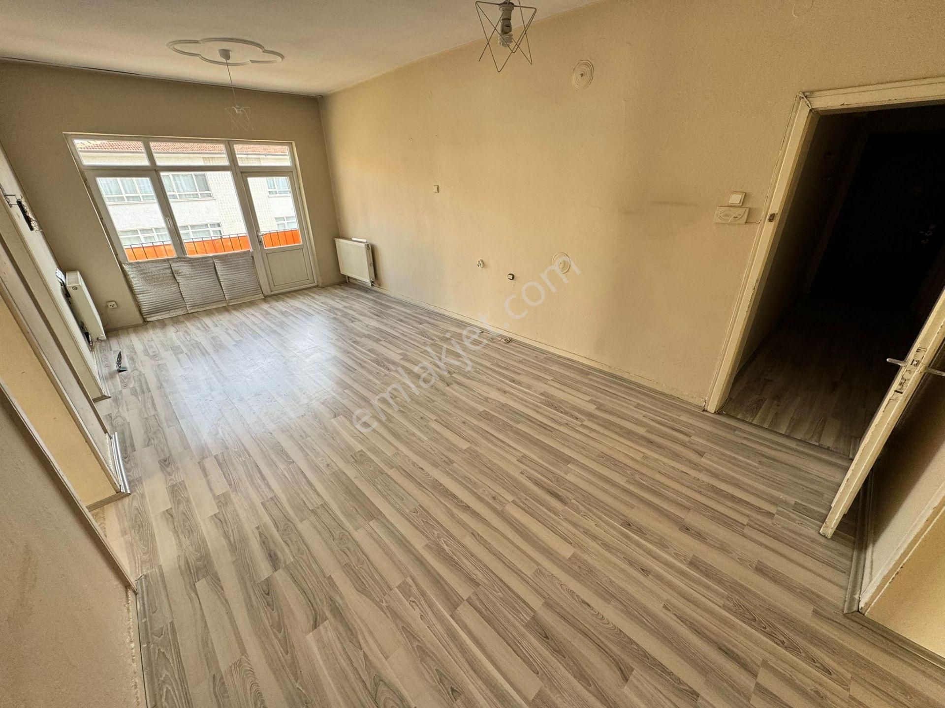 Gata Hastanesi Yakını Aşağı Eğlence'de 3+1 Katta Ön Cephe Daire - Görsel 5