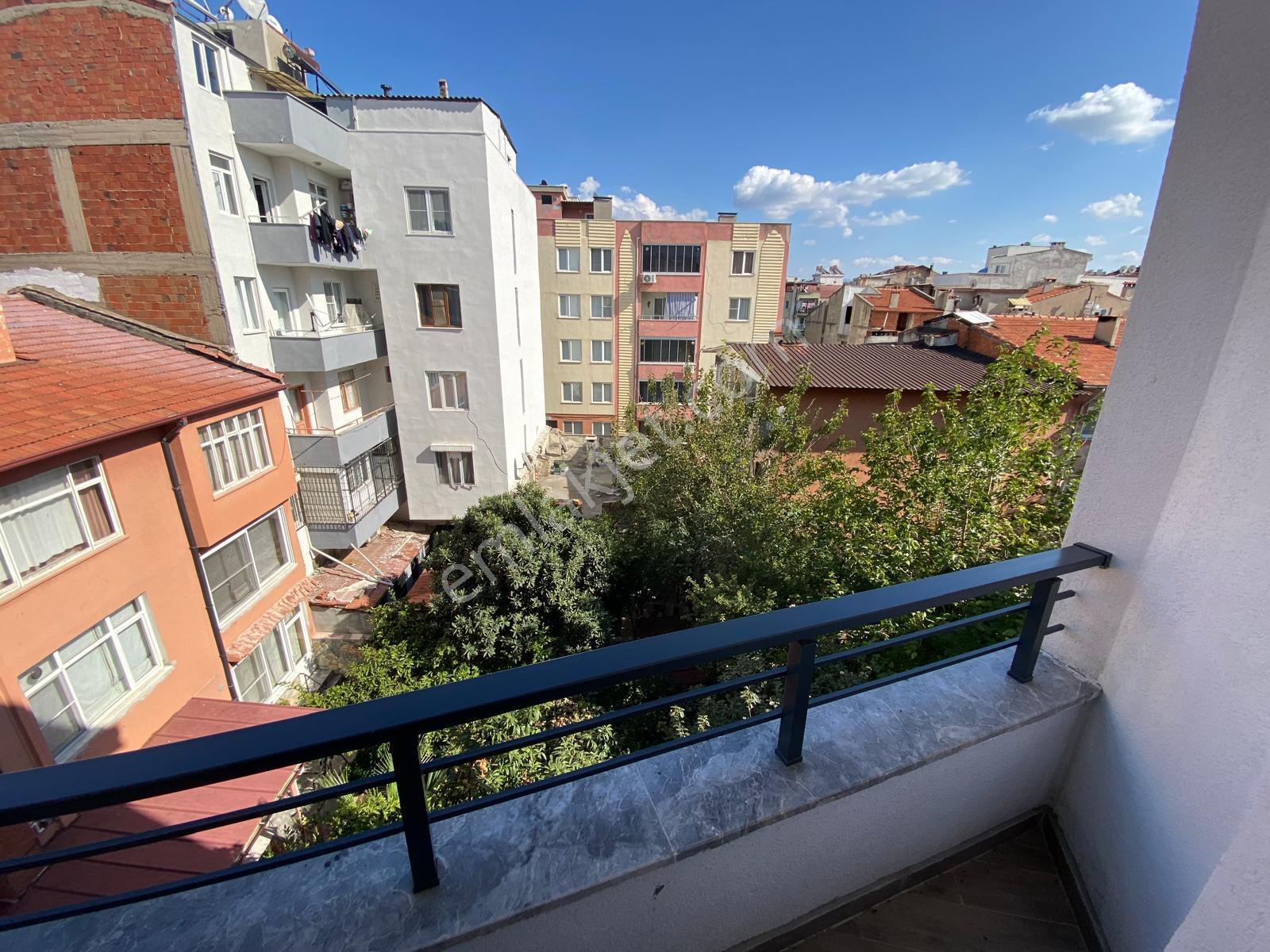 Balıkesir Edremit Cumhuriyet Mah. Grniş 1+1 Ara Kat Satılık - Görsel 11