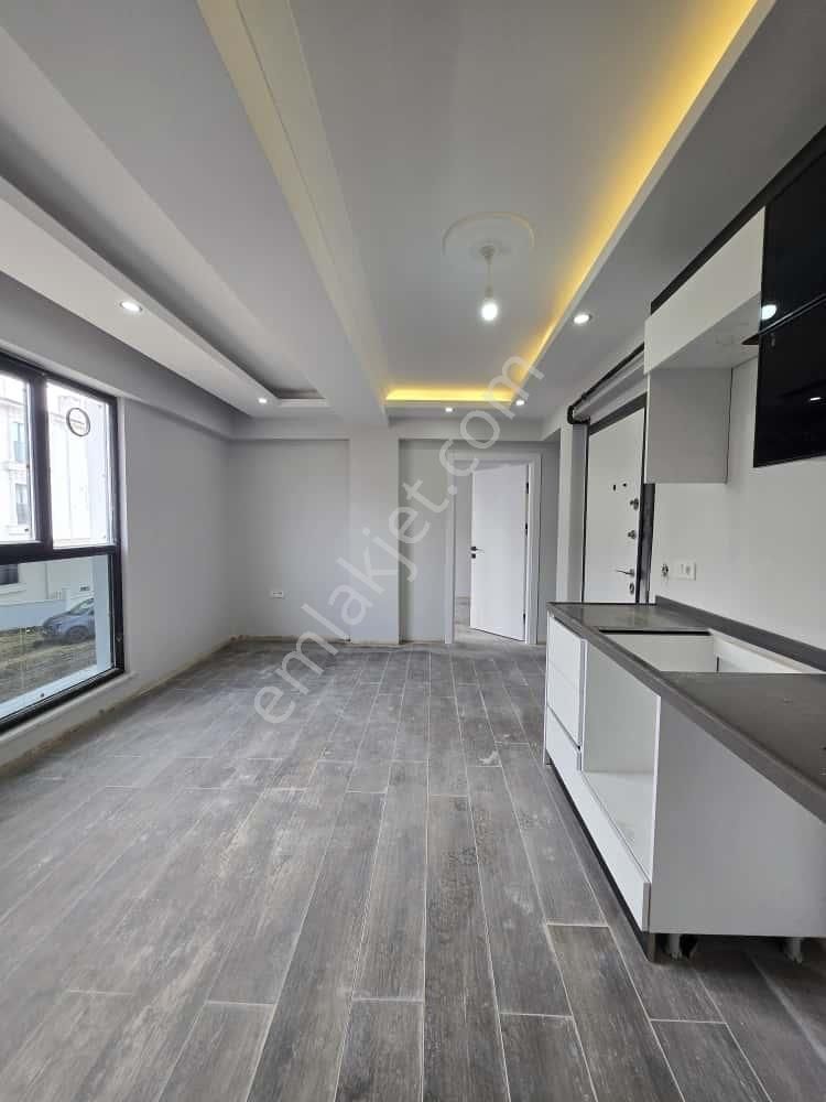 Valleyden Havuzlar Mahallesinde Geniş Balkonlu 1+1 Daire - Görsel 2