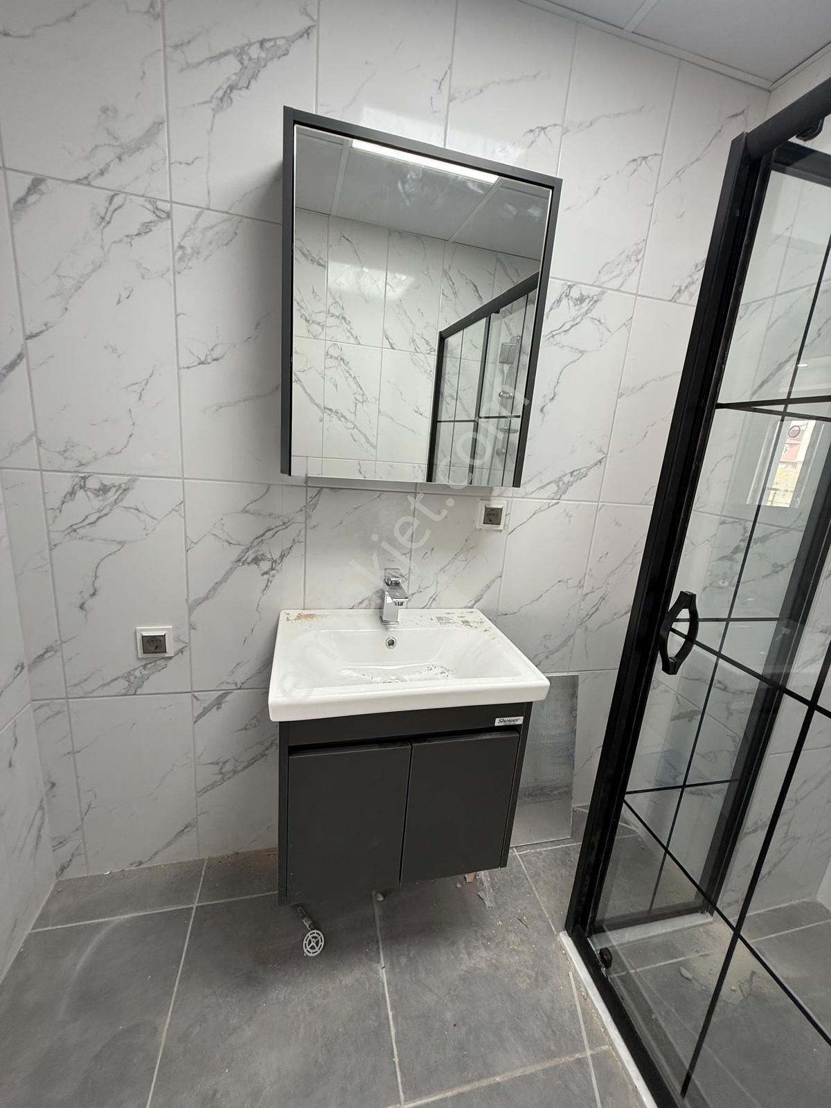 Delux'den Zafer Mh'de Site İçerisinde Geniş Satılık Lux 1+1 Daire - Görsel 17