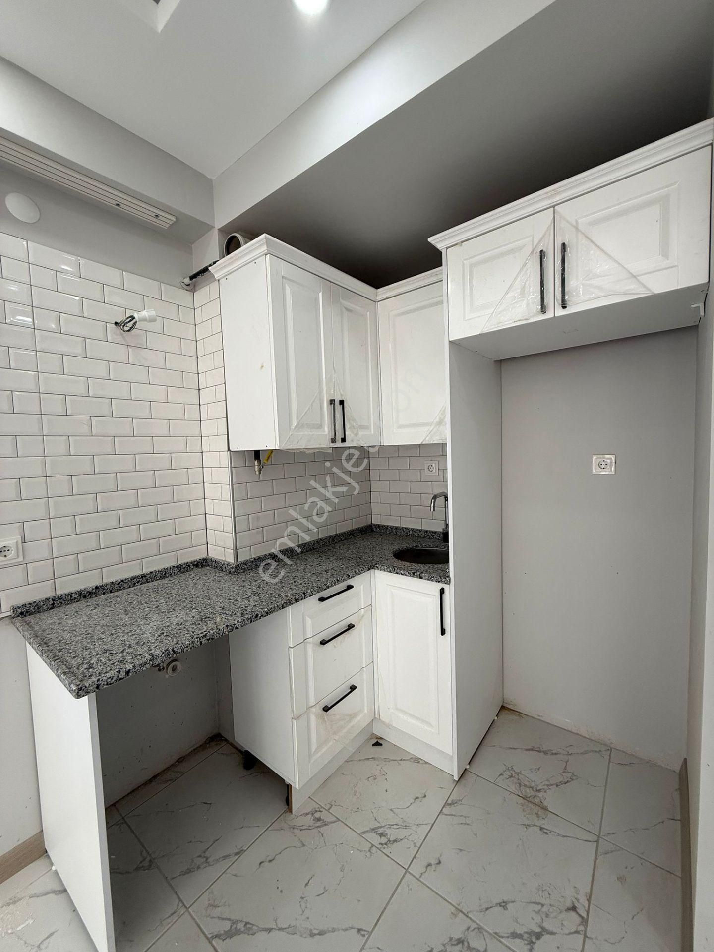 Delux'den Zafer Mh'de Site İçerisinde Geniş Satılık Lux 1+1 Daire - Görsel 6