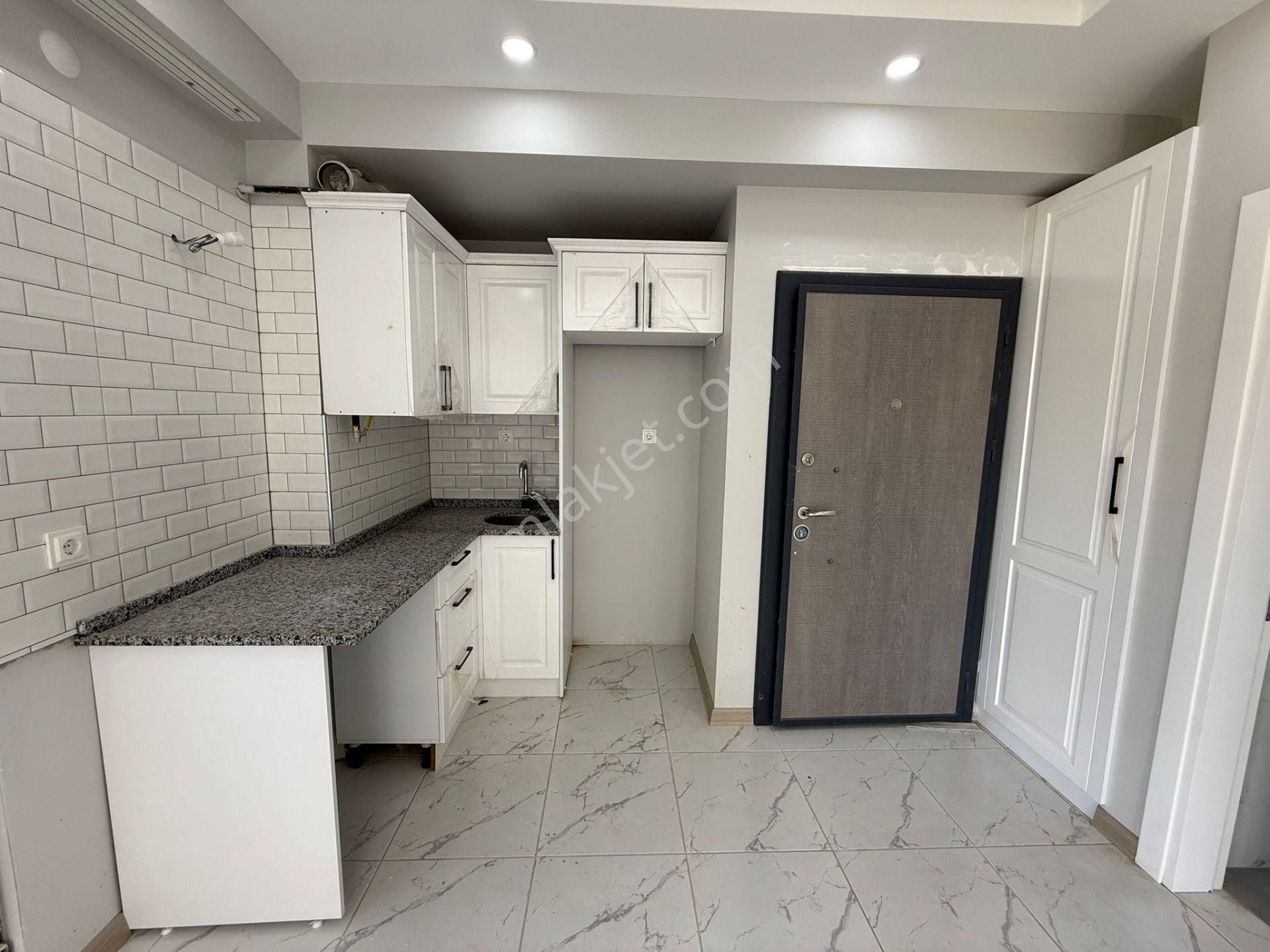 Delux'den Zafer Mh'de Site İçerisinde Geniş Satılık Lux 1+1 Daire - Görsel 13