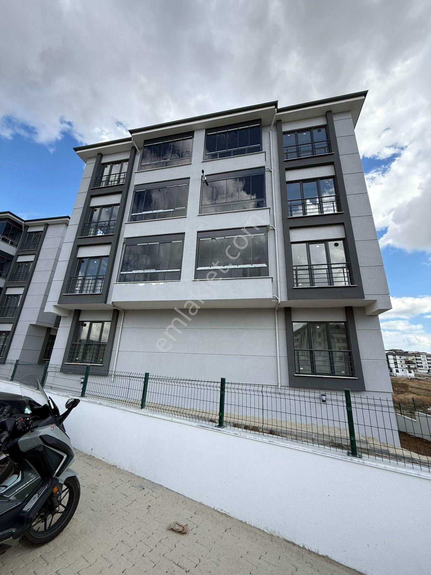 Delux'den Zafer Mh'de Site İçerisinde Geniş Satılık Lux 1+1 Daire - Görsel 19