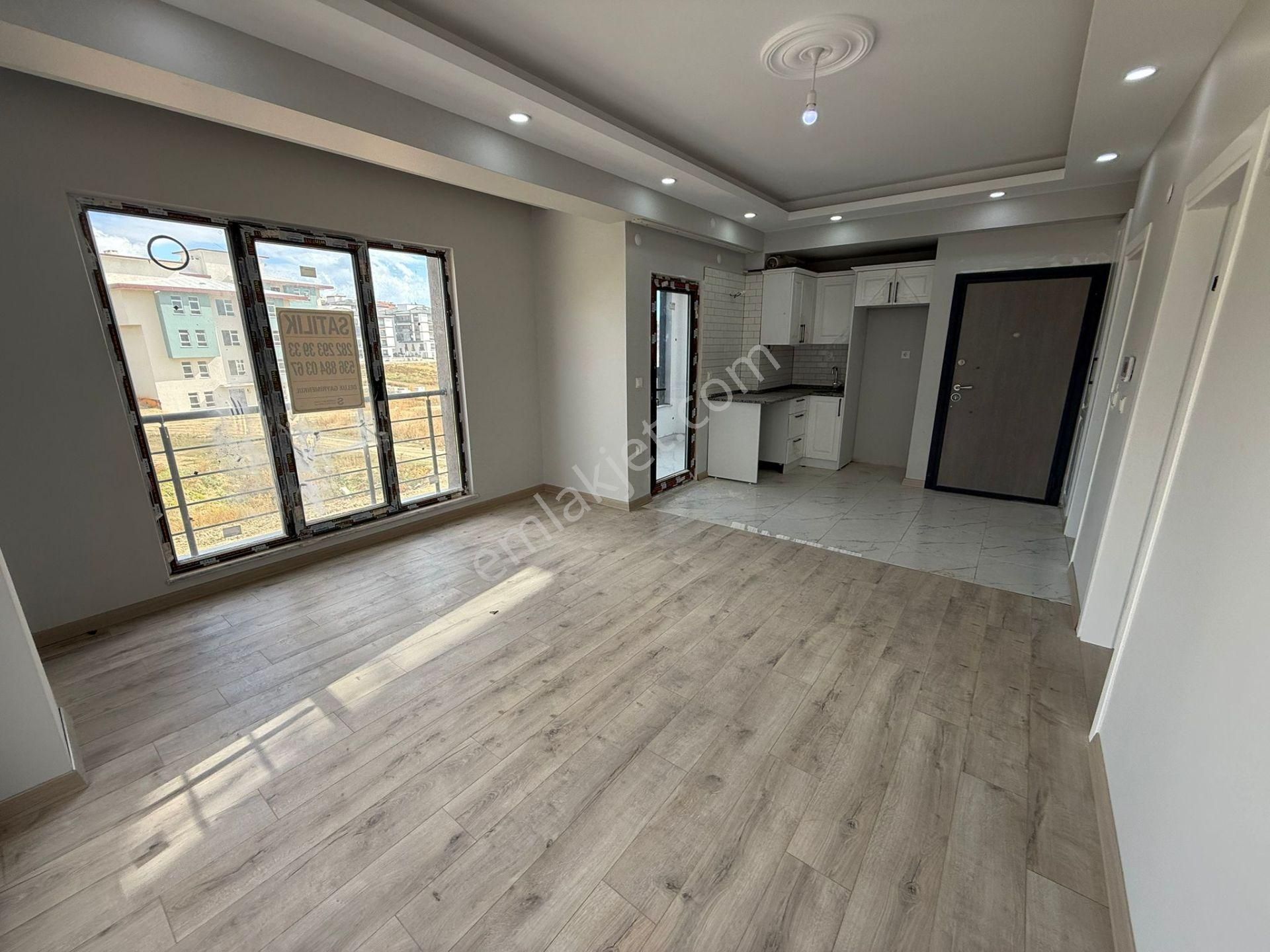 Delux'den Zafer Mh'de Site İçerisinde Geniş Satılık Lux 1+1 Daire - Görsel 5