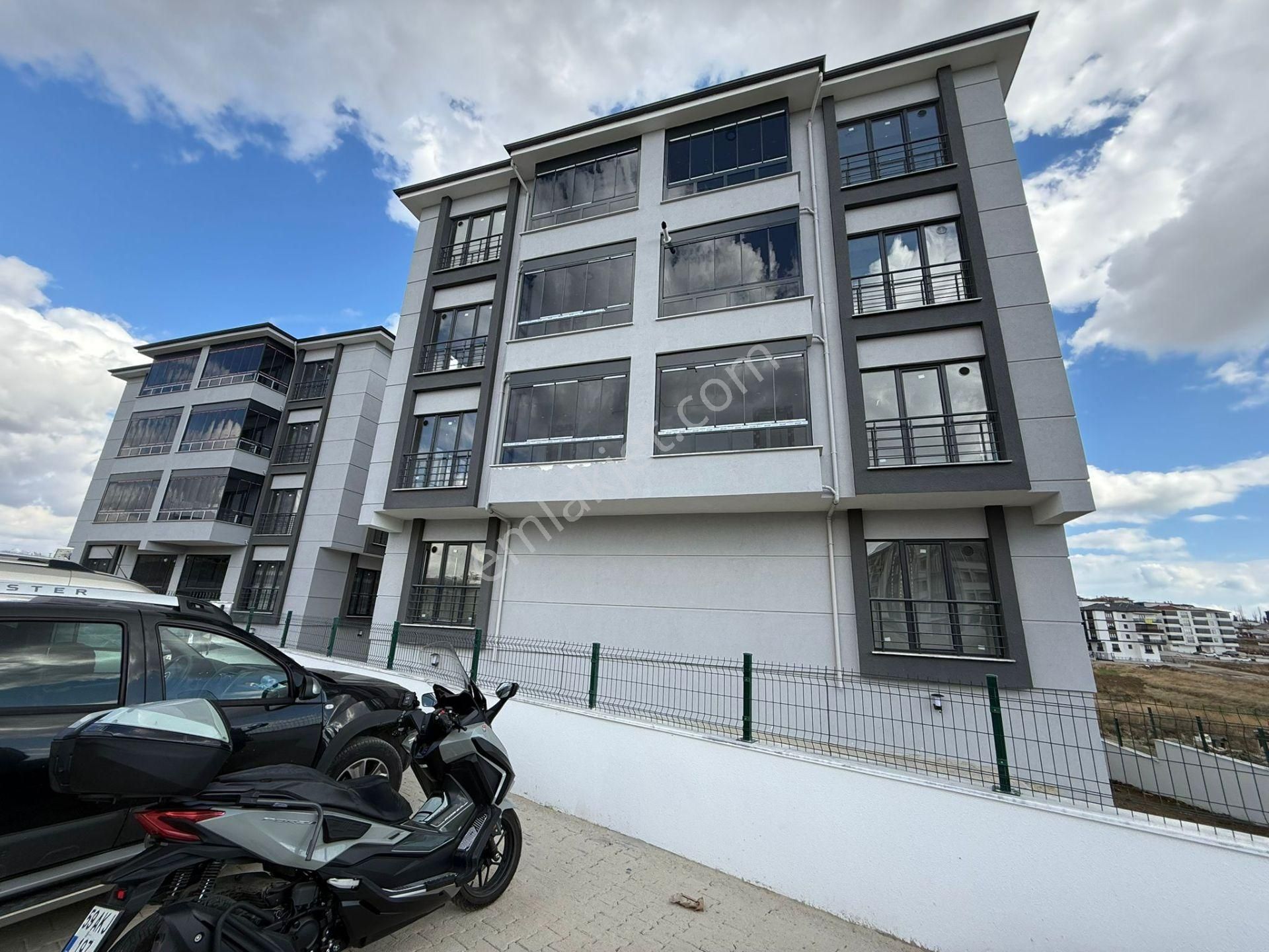 Delux'den Zafer Mh'de Site İçerisinde Geniş Satılık Lux 1+1 Daire - Görsel 18