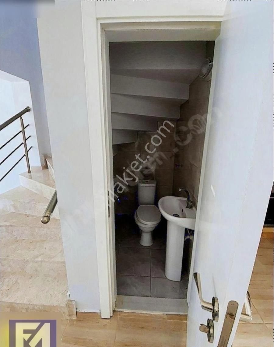 Foça Bağarası Merkezde Satılık Villa - Görsel 14