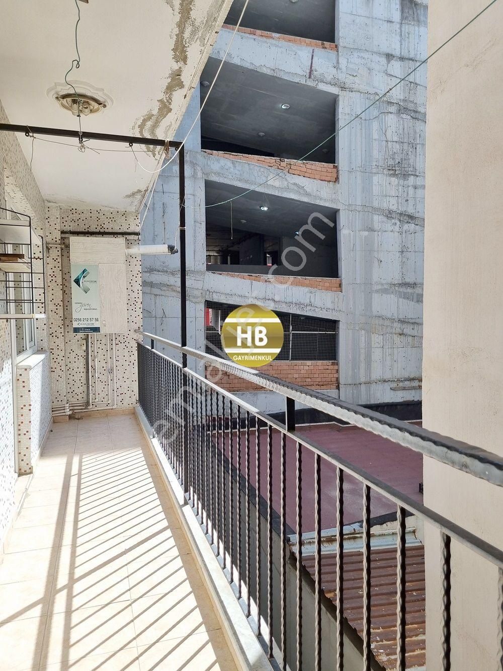 Hb'den 3+1 Satılık Daire, Cumhuriyet Mah'de Ara Kat Otoparklı - Görsel 16