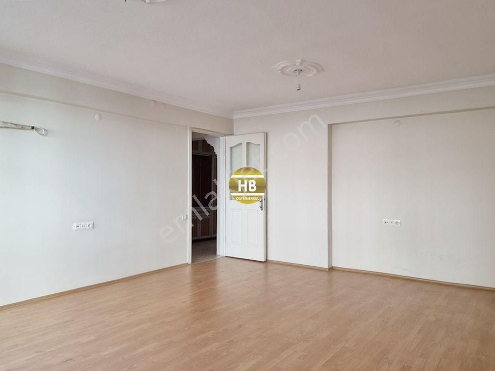 Hb'den 3+1 Satılık Daire, Cumhuriyet Mah'de Ara Kat Otoparklı - Görsel 3