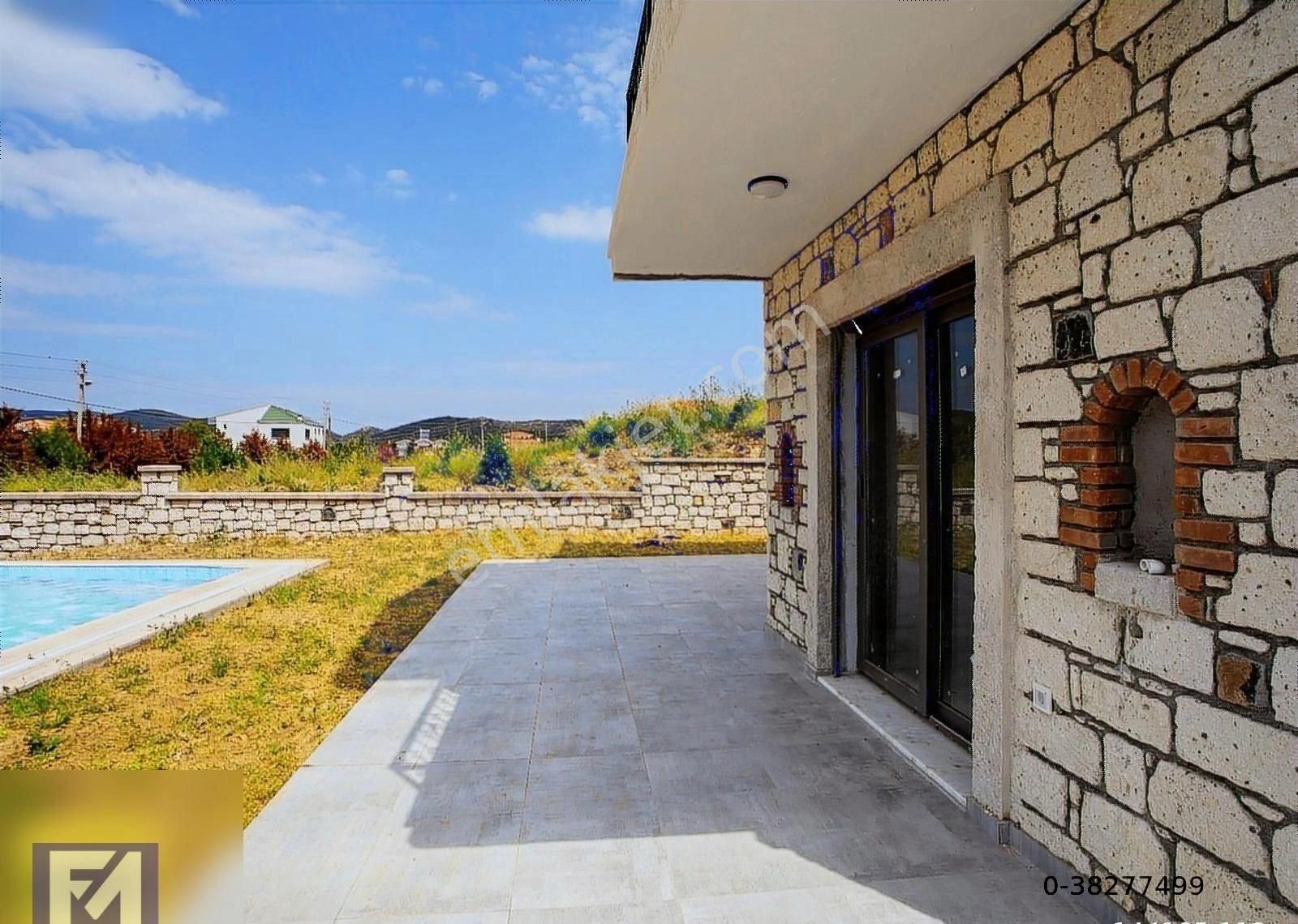 İzmir Foça Foçaköyde Satılık 6+1 Lüks Villa - Görsel 12