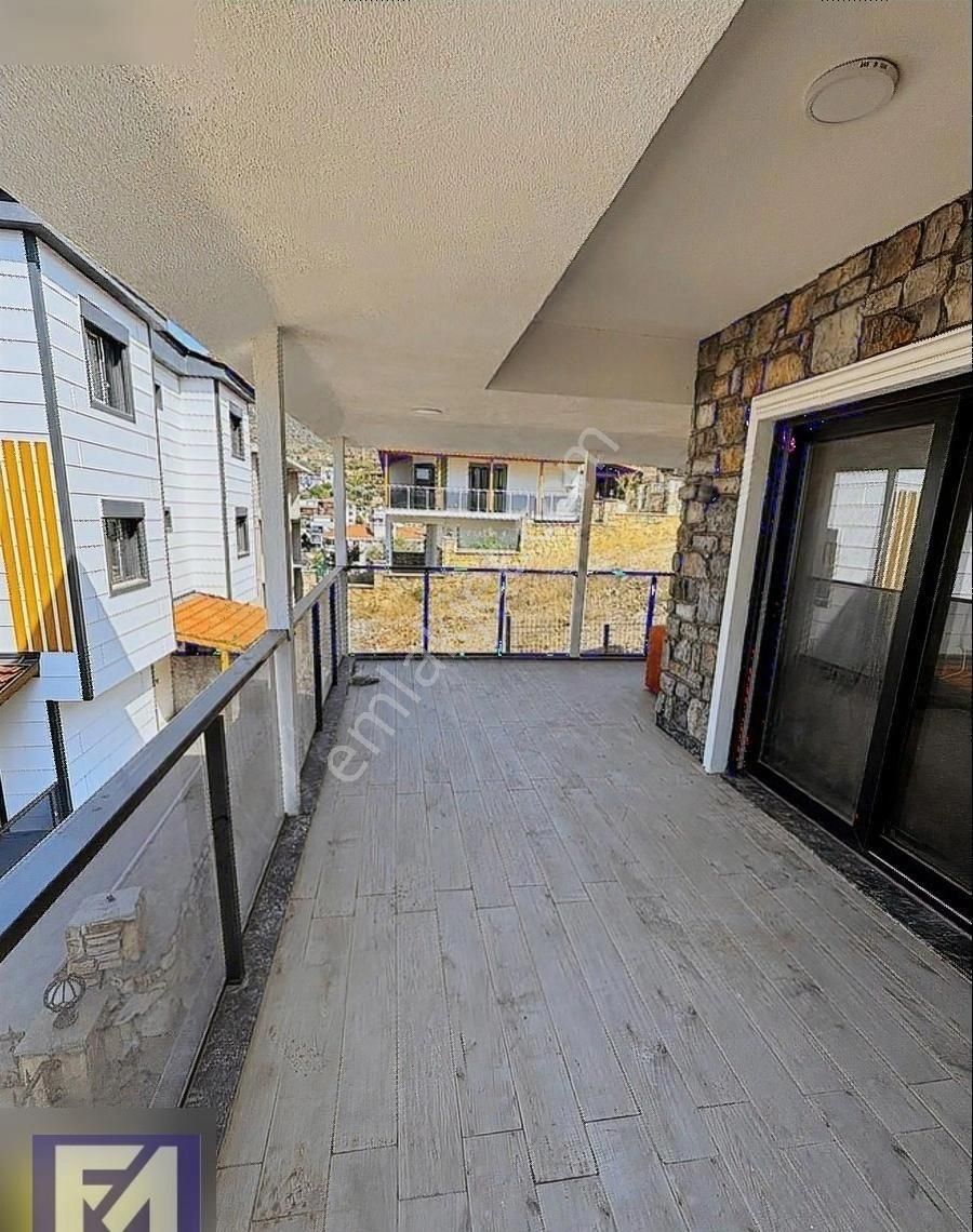 Yeni Foça Da Satılık Deniz Manzaralı Tripleks - Görsel 19