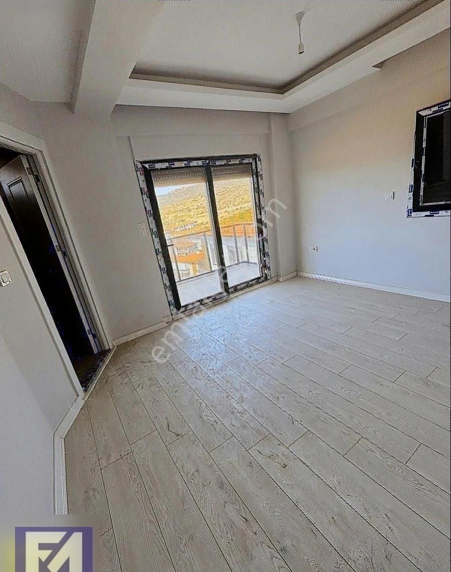 Yeni Foça Da Satılık Deniz Manzaralı Tripleks - Görsel 30