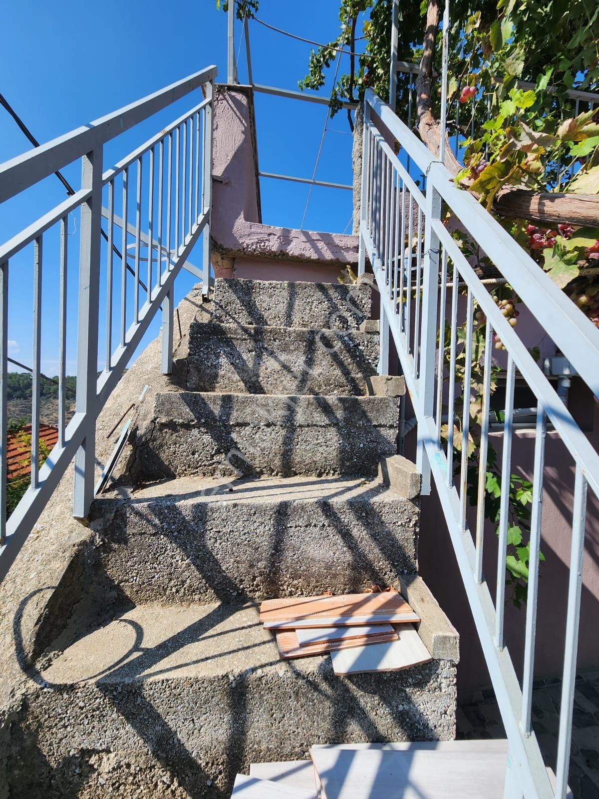 Seferihisar Gödencede 2 Katlı Satılık Köy Evi - Görsel 7