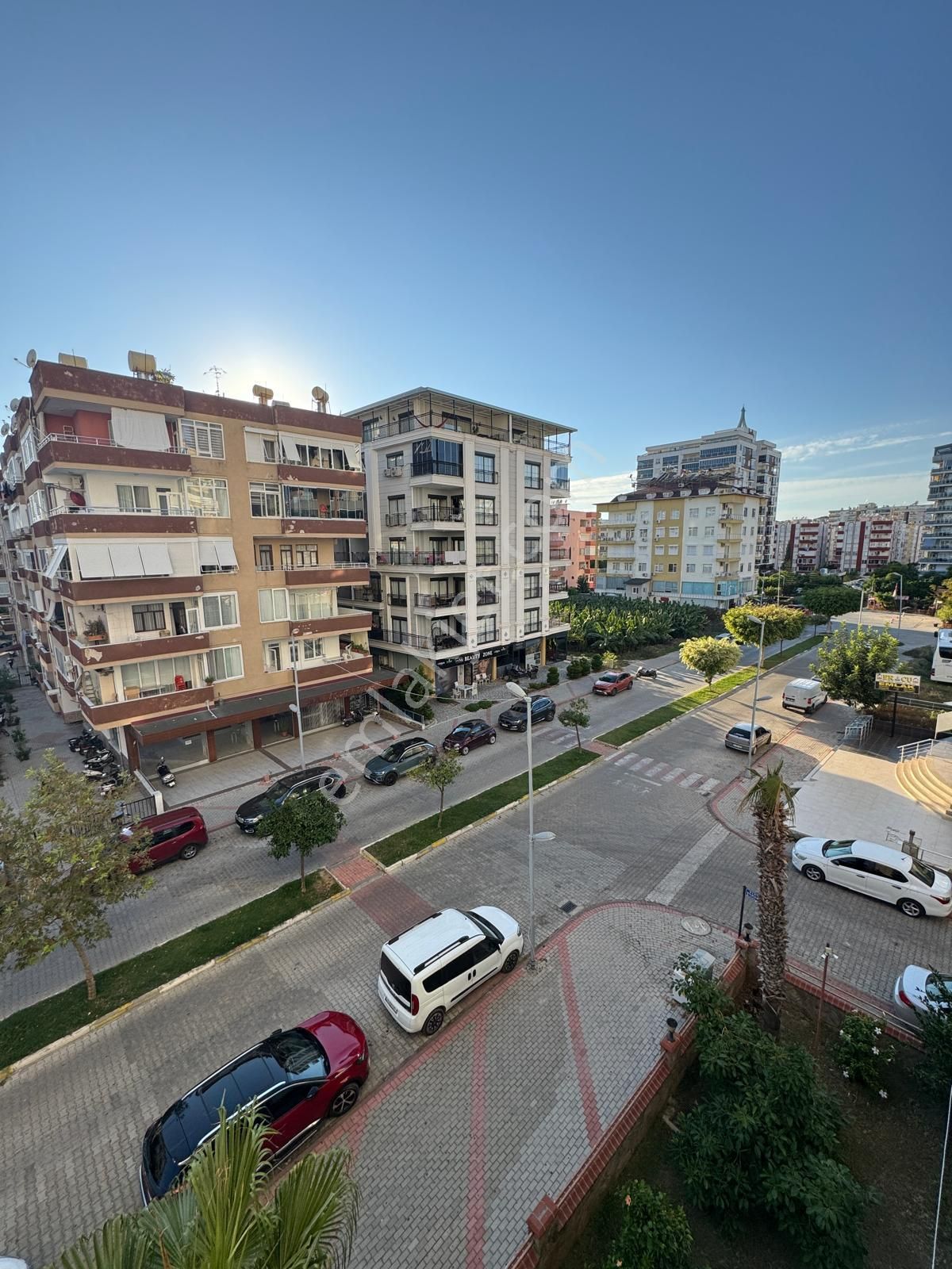 Alanya Mahmutlar'da Arakat Güney Cepheli Merkezi Konumda 3 Balkonlu Satılık 2+1 Daire ! - Görsel 6