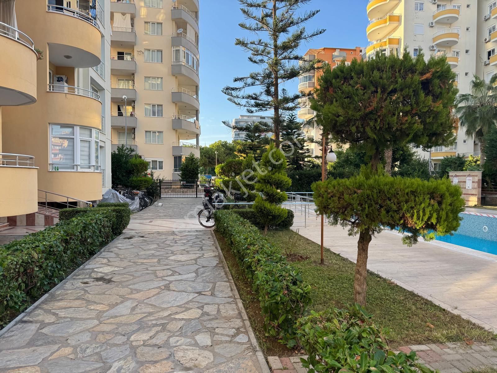 Alanya Mahmutlar'da Arakat Güney Cepheli Merkezi Konumda 3 Balkonlu Satılık 2+1 Daire ! - Görsel 21