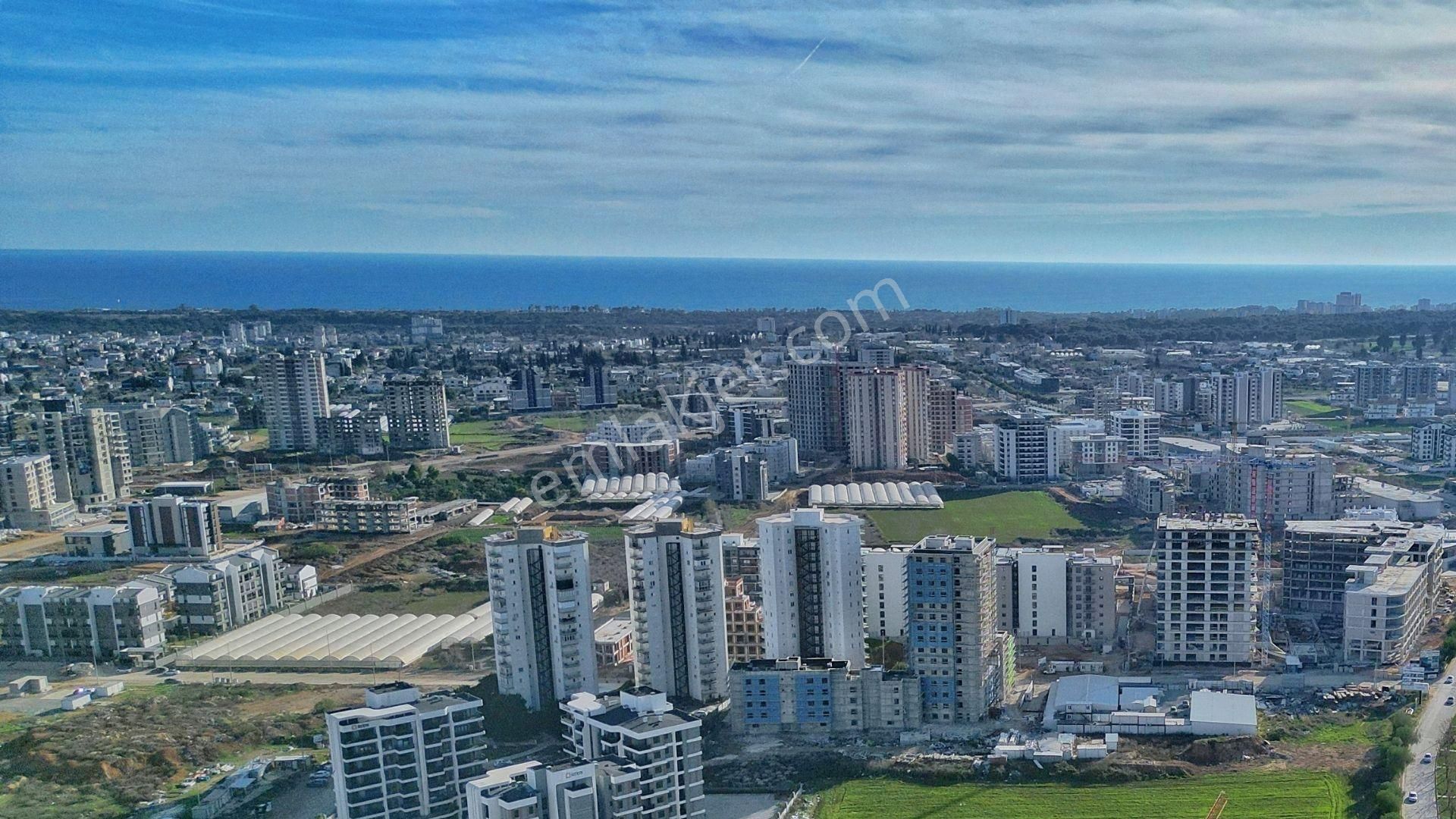 Altıntaş'ta Satılık Konut+ticari Arsa