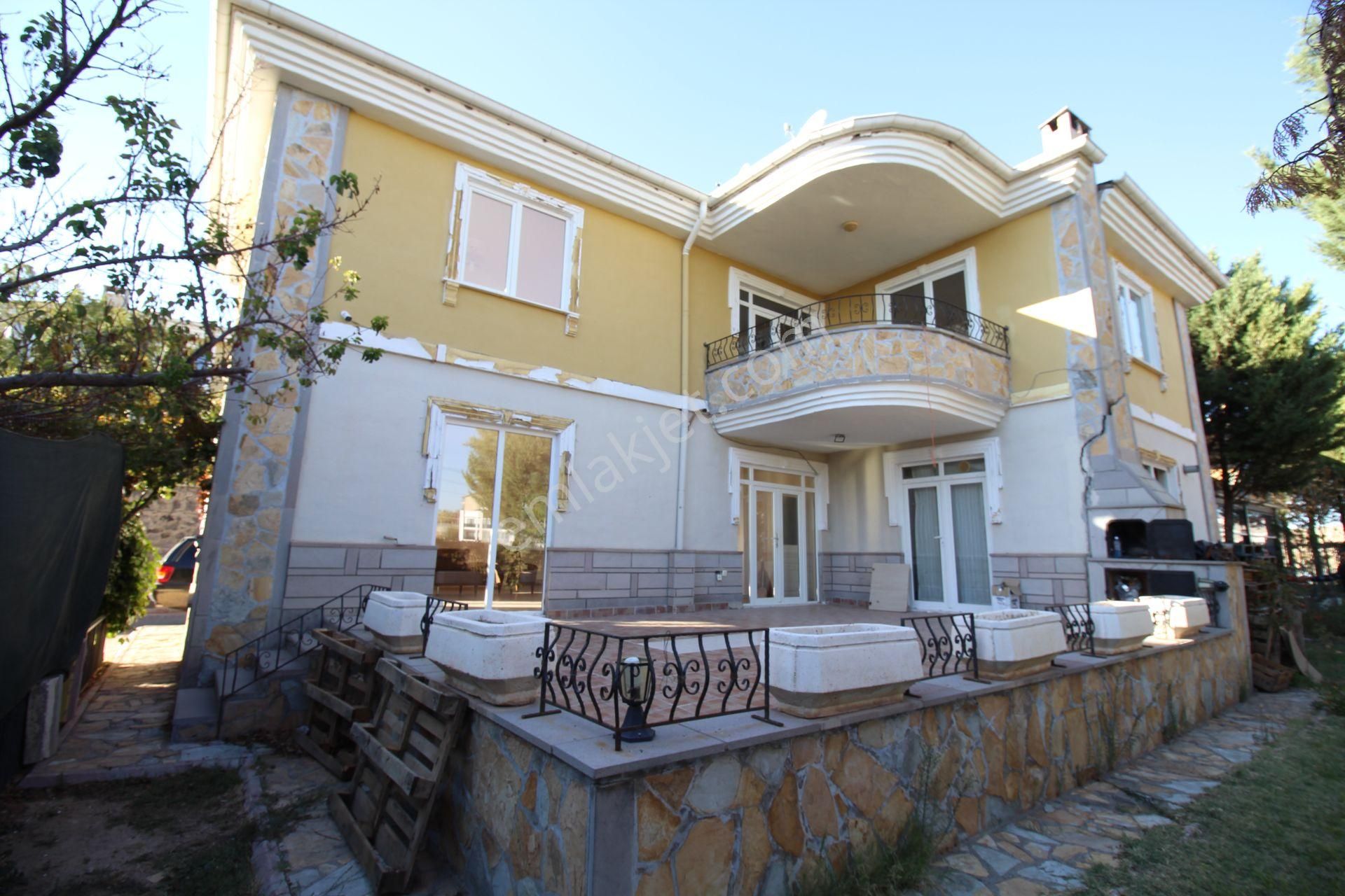 Aksaray Y. Emre Mahallesi Site İçinde Kiralık 3+1 Dubleks Villa