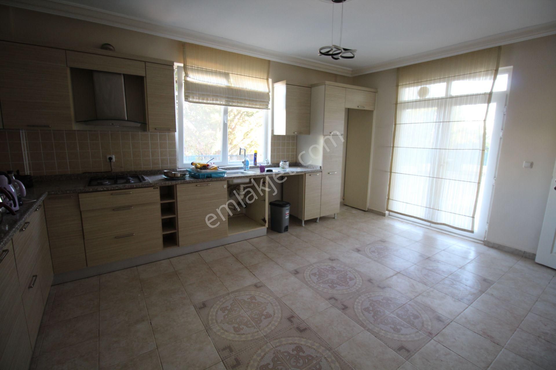 Aksaray Y. Emre Mahallesi Site İçinde Kiralık 3+1 Dubleks Villa - Görsel 17