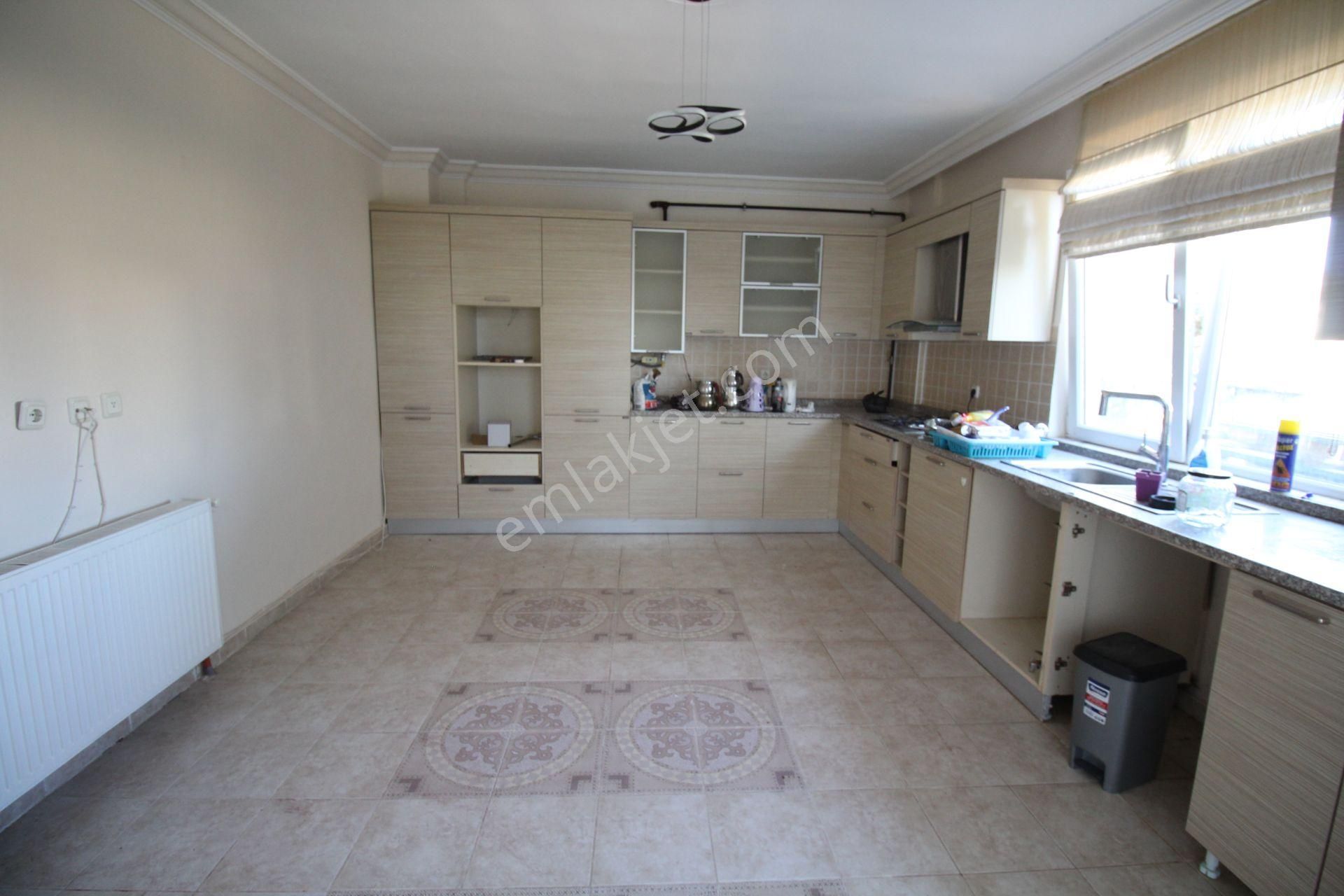 Aksaray Y. Emre Mahallesi Site İçinde Kiralık 3+1 Dubleks Villa - Görsel 14