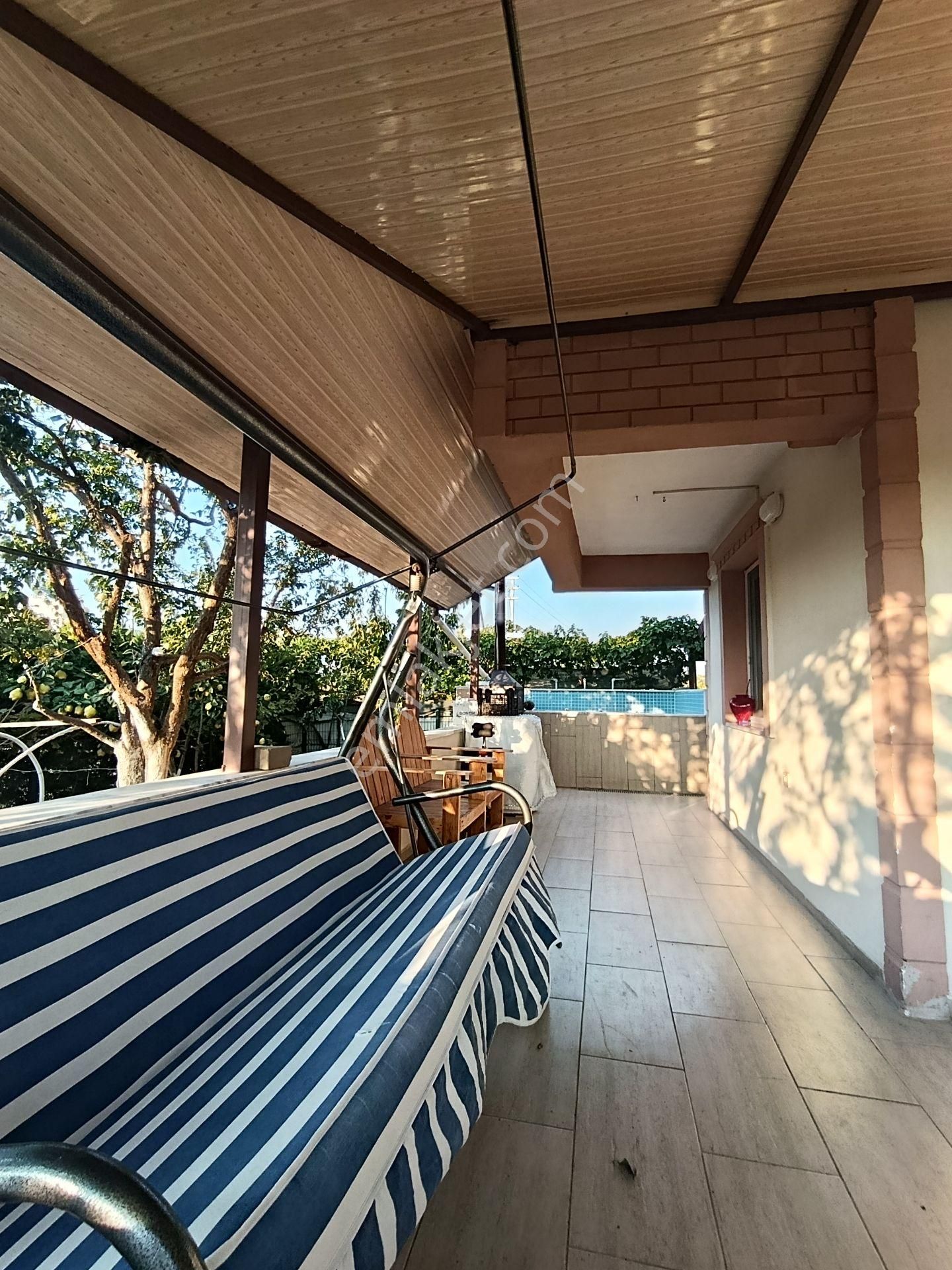 Dikili Salihleraltı'nda Deniz Manzaralı,hobi Başçeli Köşe Villa - Görsel 10