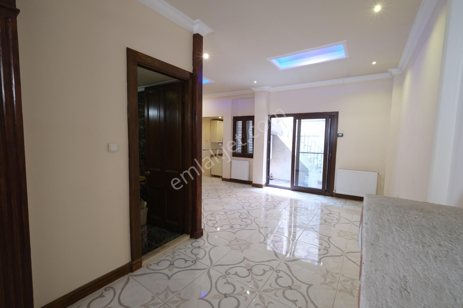 Küçükyalı’da Geçmişin Kapısını Aralayan Satılık Tarihi Rum Evi - Görsel 5