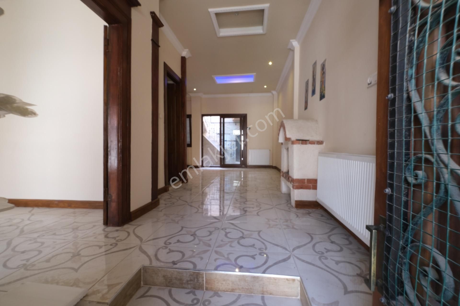 Küçükyalı’da Geçmişin Kapısını Aralayan Satılık Tarihi Rum Evi - Görsel 4