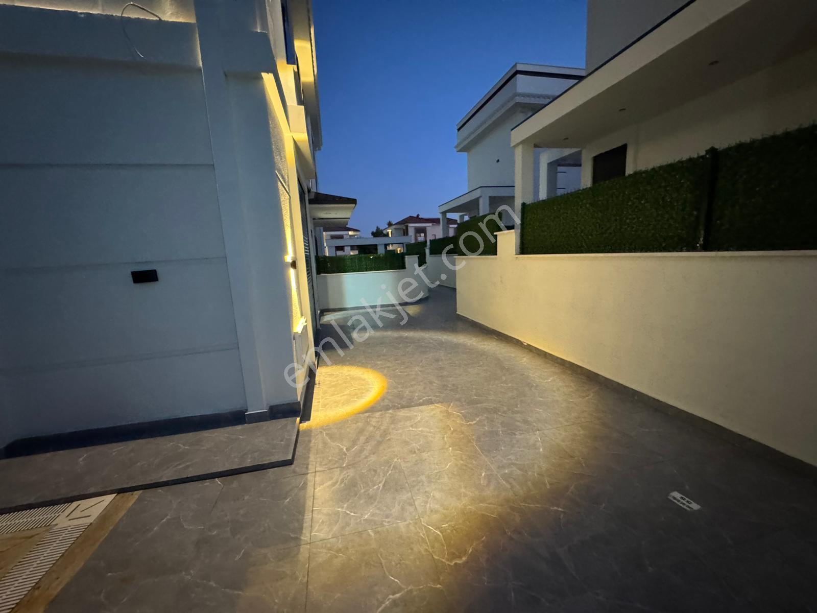 Didim Çamlık Mah.müstakil Havuzlu 3+1 Sıfır Villa - Görsel 9