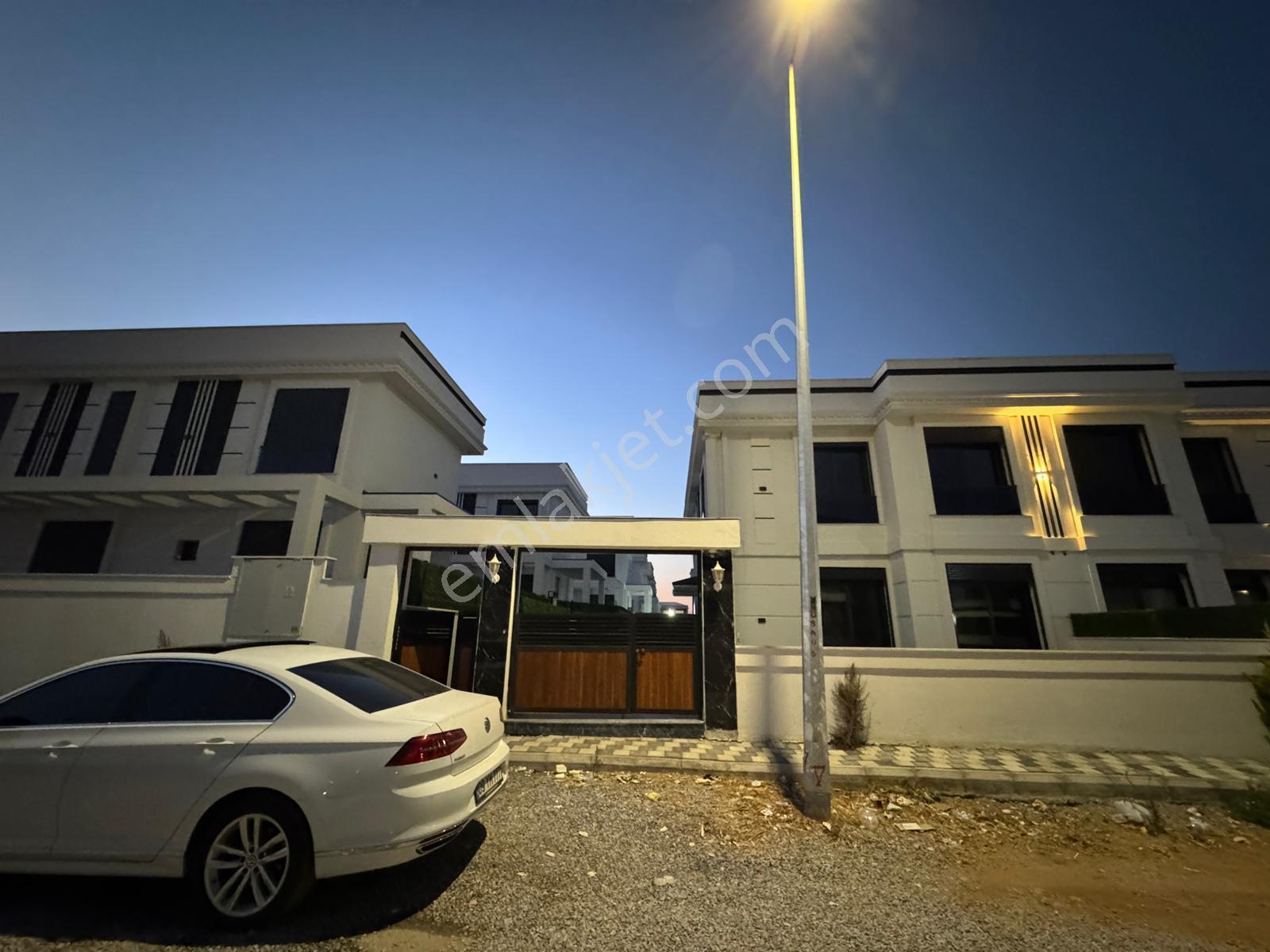 Didim Çamlık Mah.müstakil Havuzlu 3+1 Sıfır Villa - Görsel 4