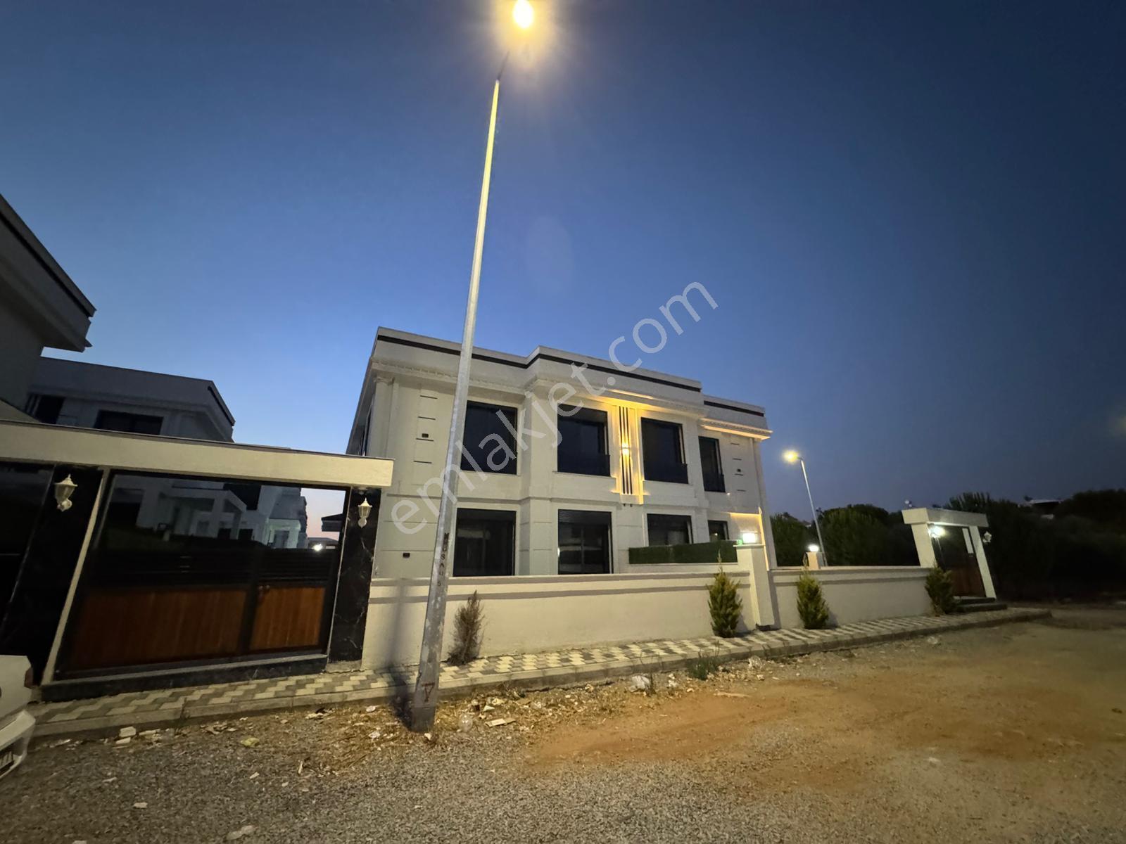 Didim Çamlık Mah.müstakil Havuzlu 3+1 Sıfır Villa - Görsel 8