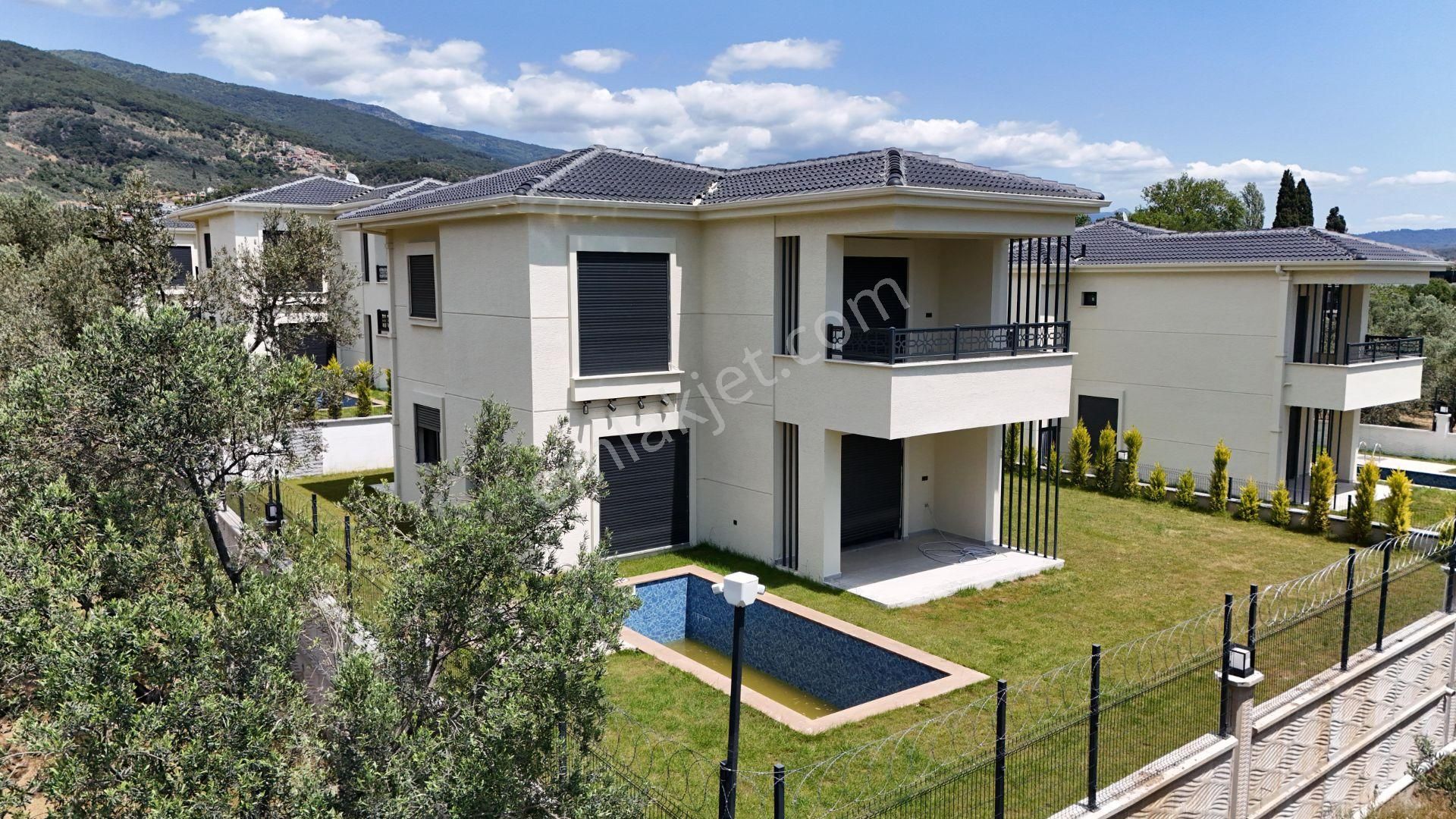 Hayallerimizdeki Ev Şehirden Kaçış Modern Konforlu 4+1 Villa