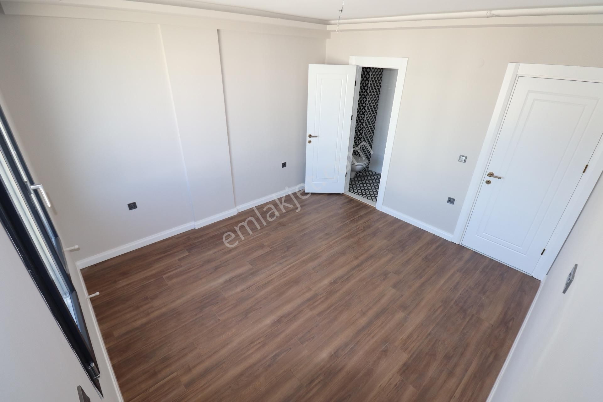 Güre Sahil Tarafında Satılık Havuzlu Sitede 3+1 Villa - Görsel 31