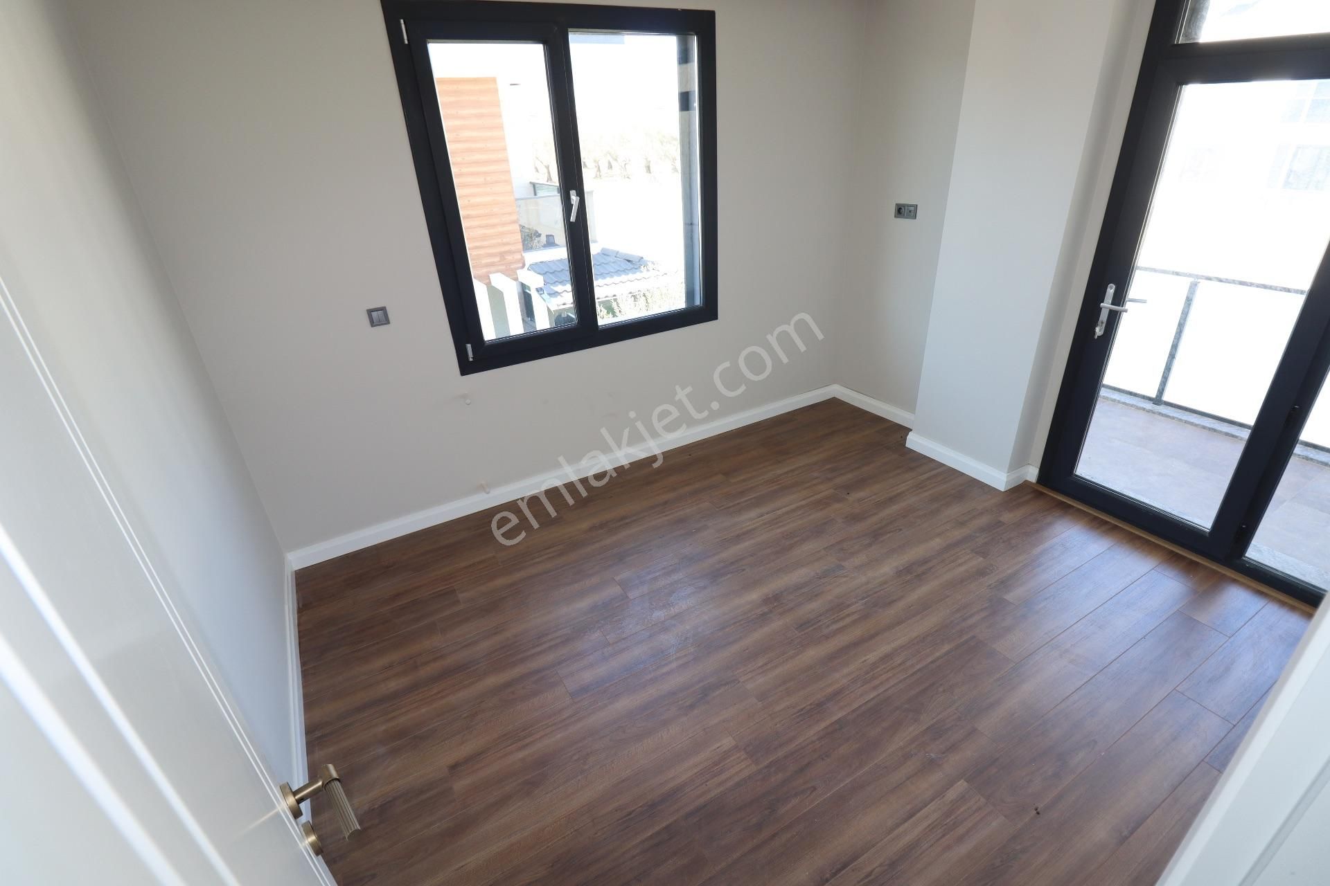 Altınoluk Deniz Tarafında Satılık Havuzlu Sitede Villa - Görsel 26