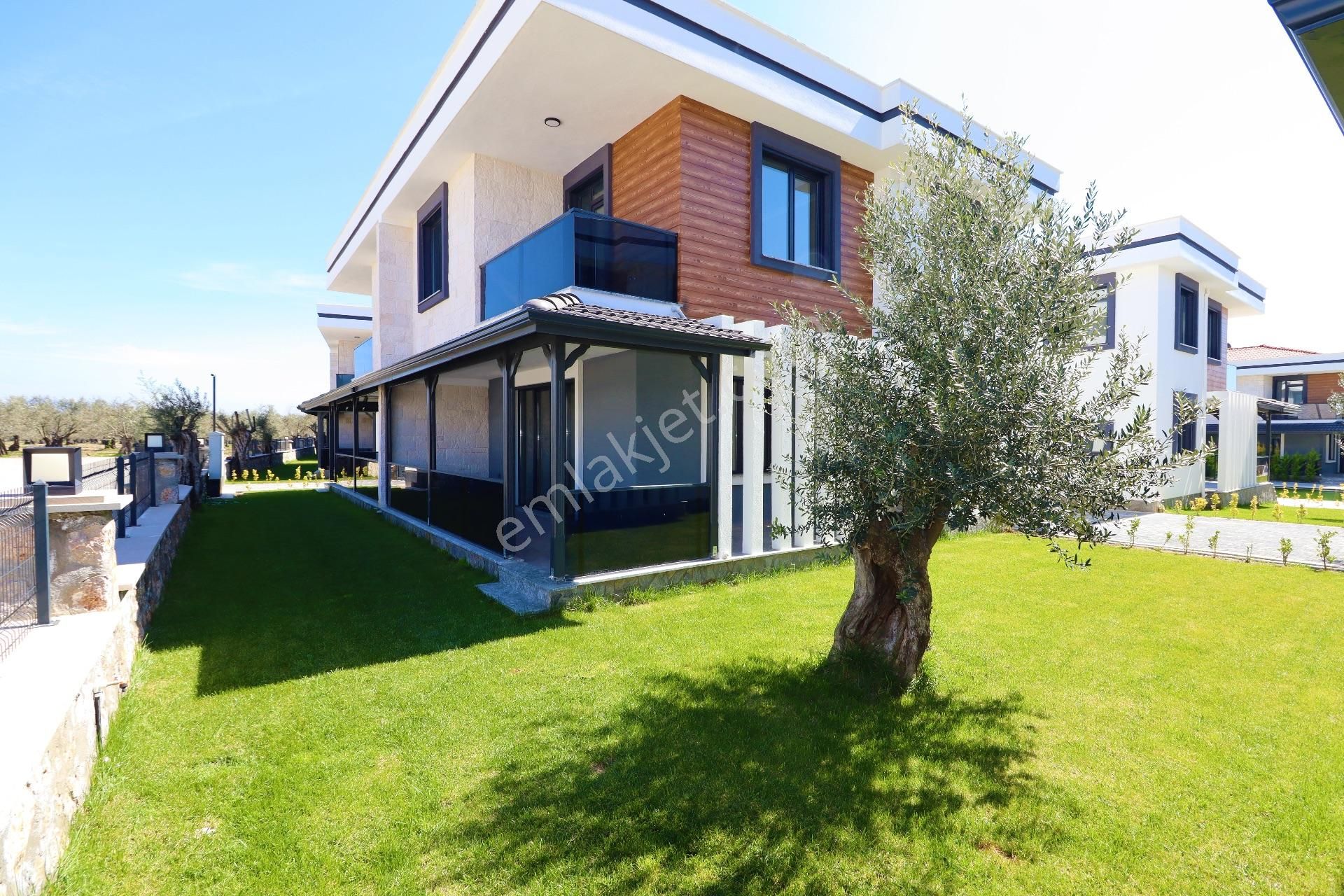 Altınoluk Deniz Tarafında Satılık Havuzlu Sitede Villa - Görsel 34