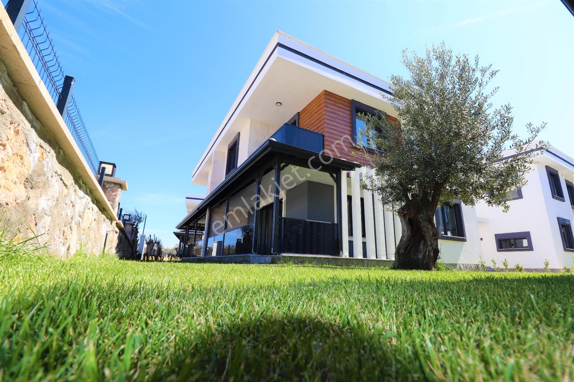 Altınoluk Deniz Tarafında Satılık Havuzlu Sitede Villa - Görsel 35