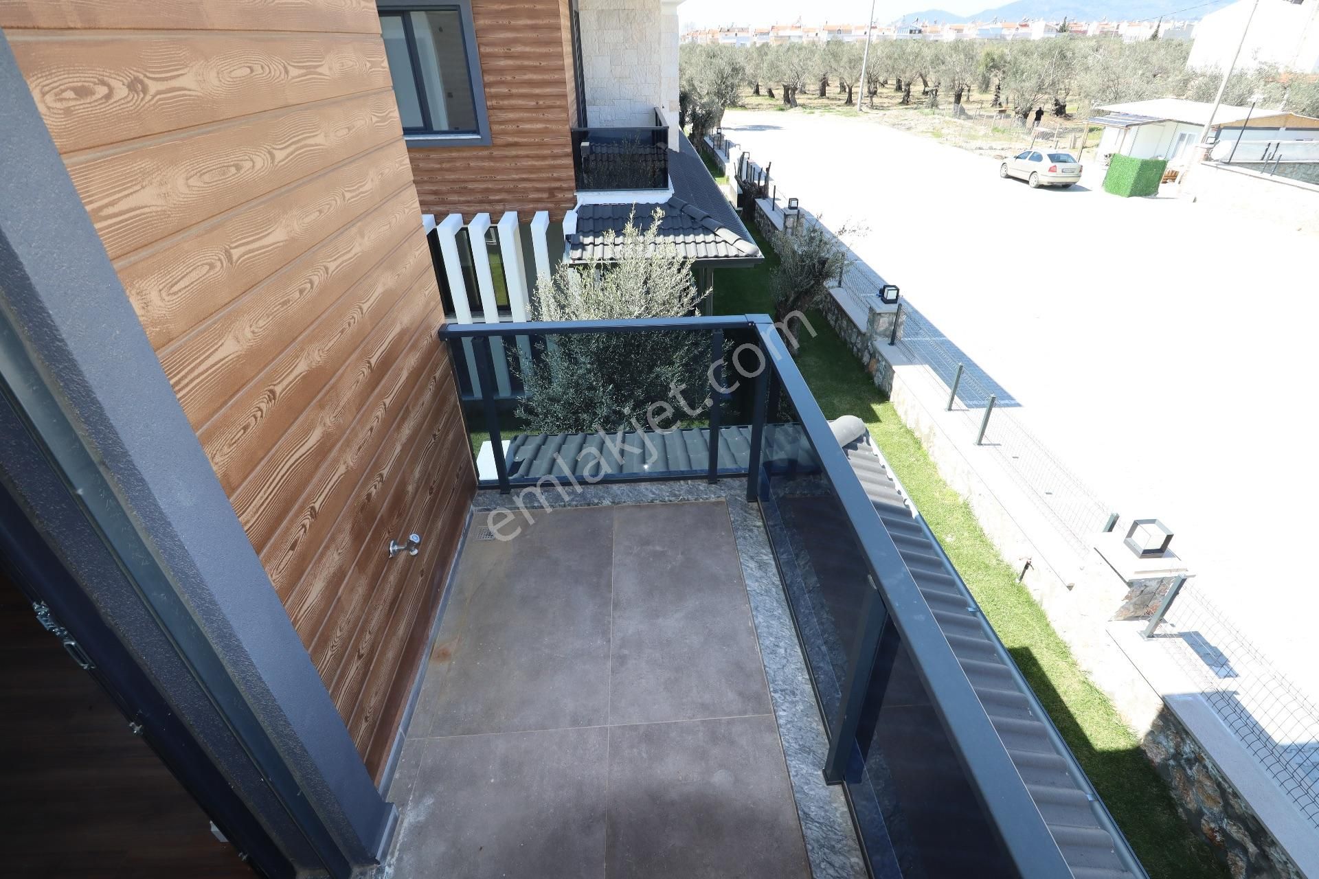 Altınoluk Deniz Tarafında Satılık Havuzlu Sitede Villa - Görsel 29