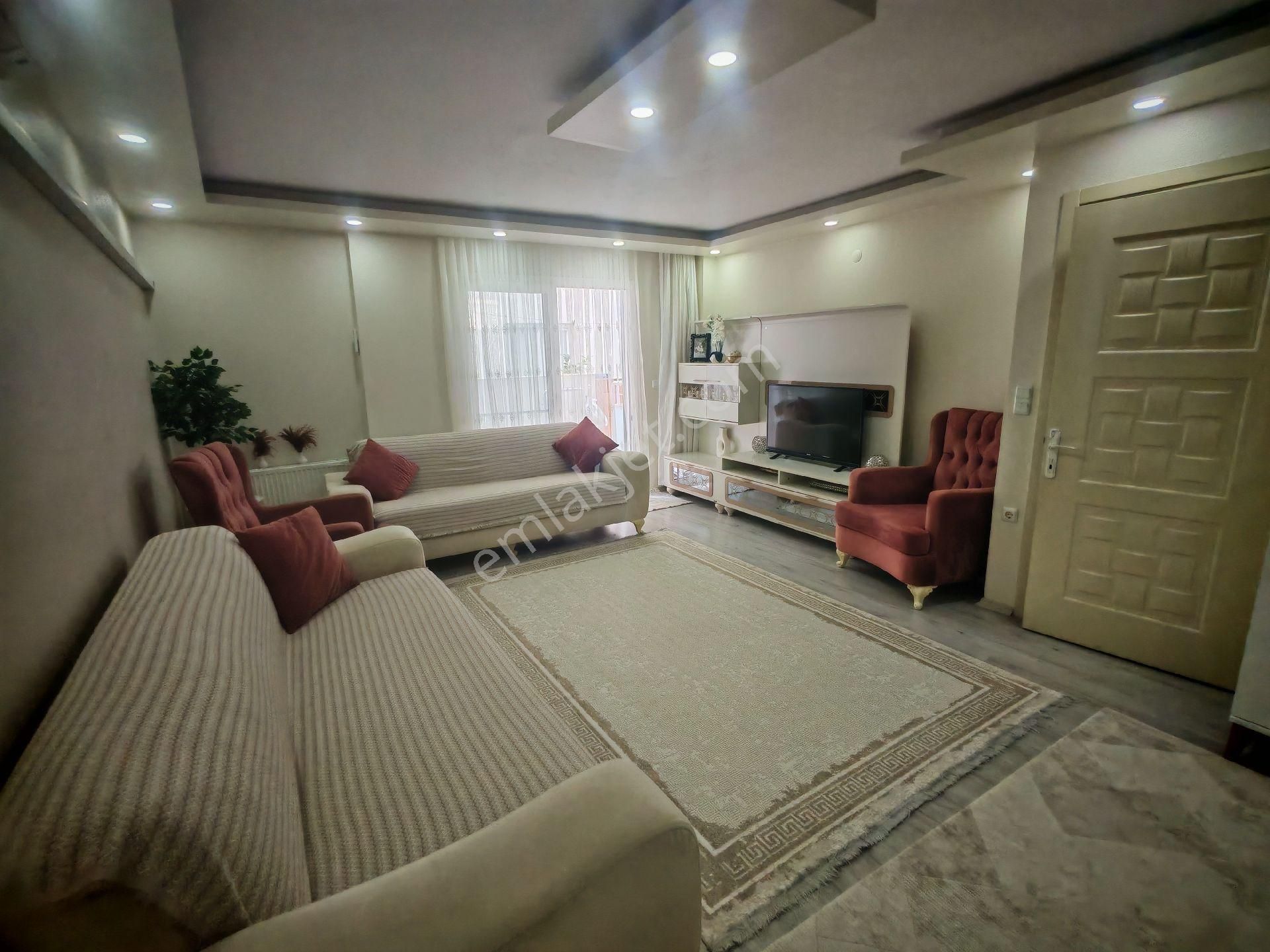 Salimbey Mahallesinde Satılık 2+1 Bahçeli 90 M2 Daire