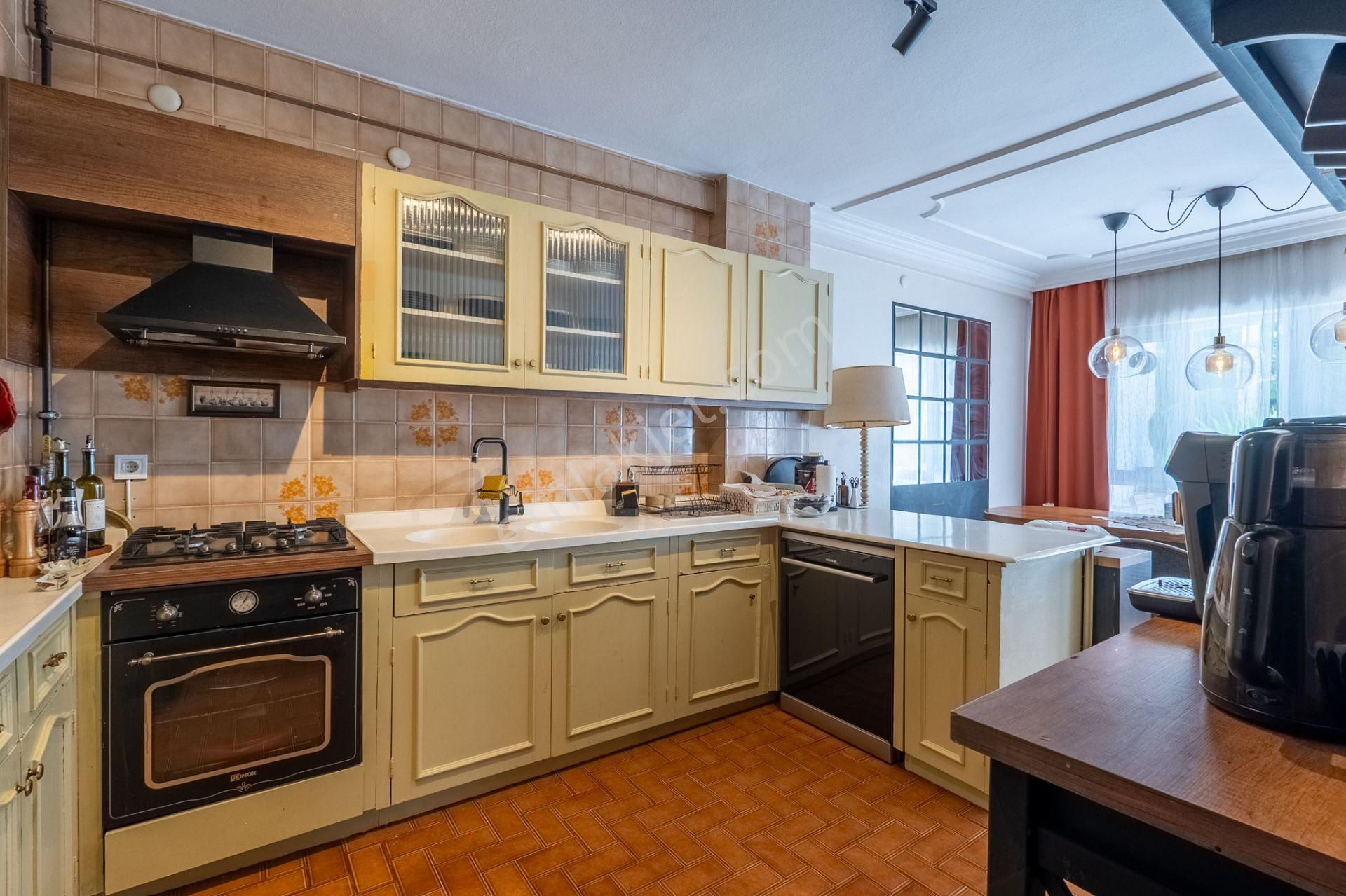 Bostanlı Sahilin 1 Paralel Sokağı Geniş Bakımlı Satılık 3+1 Daire - Görsel 7