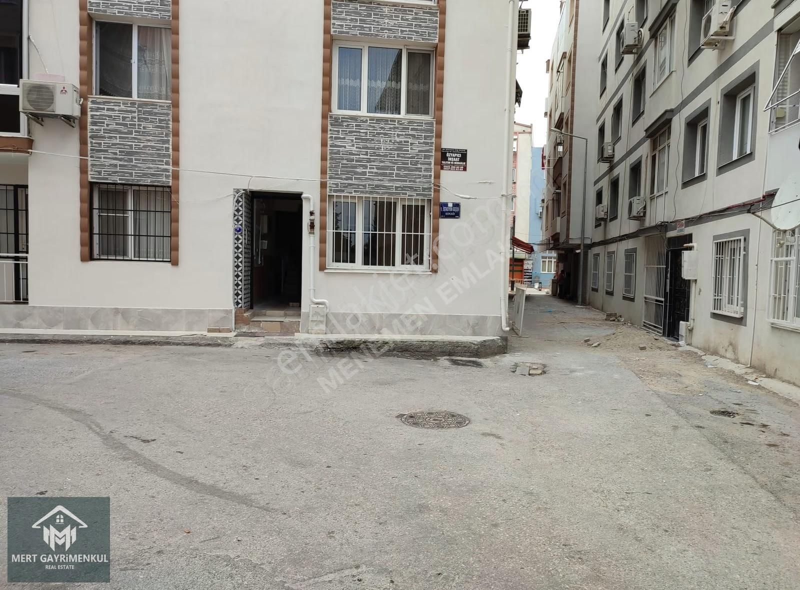 Esatpaşa'da İzban Yakını Liseyolunda Satılık 3+1 100m2 Daire