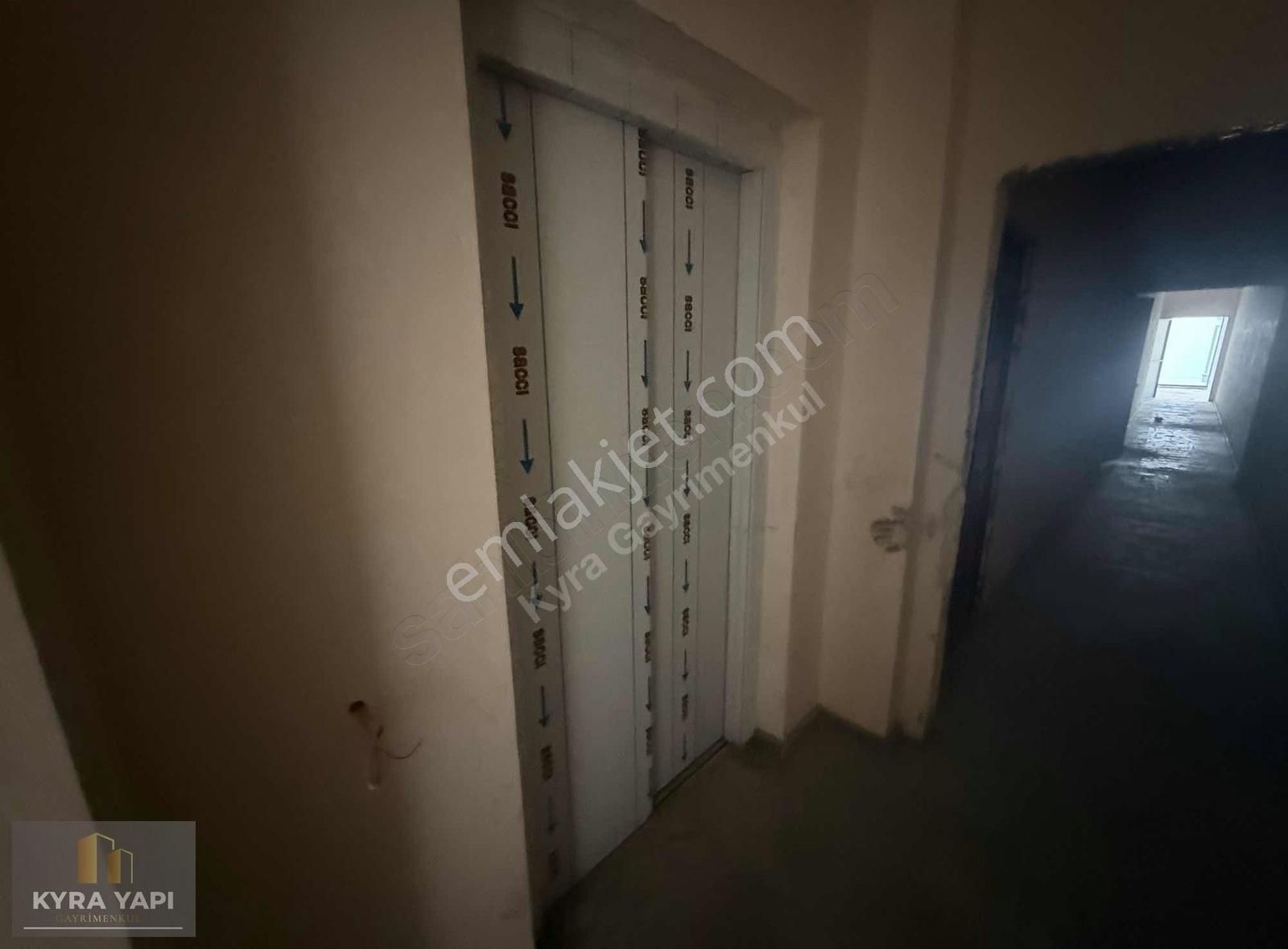 Hadımköy Mah Tır Girişli 3000m2 3 Tapu 4 Adet Dükkan Mağaza - Görsel 13