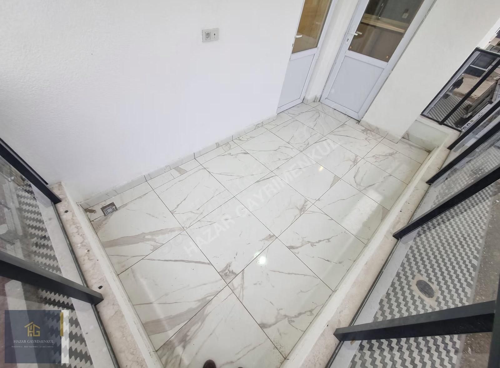 Hazardan--çok Acil--okullar Bölgesinde Ön Cephe Arakat 2+1 - Görsel 15