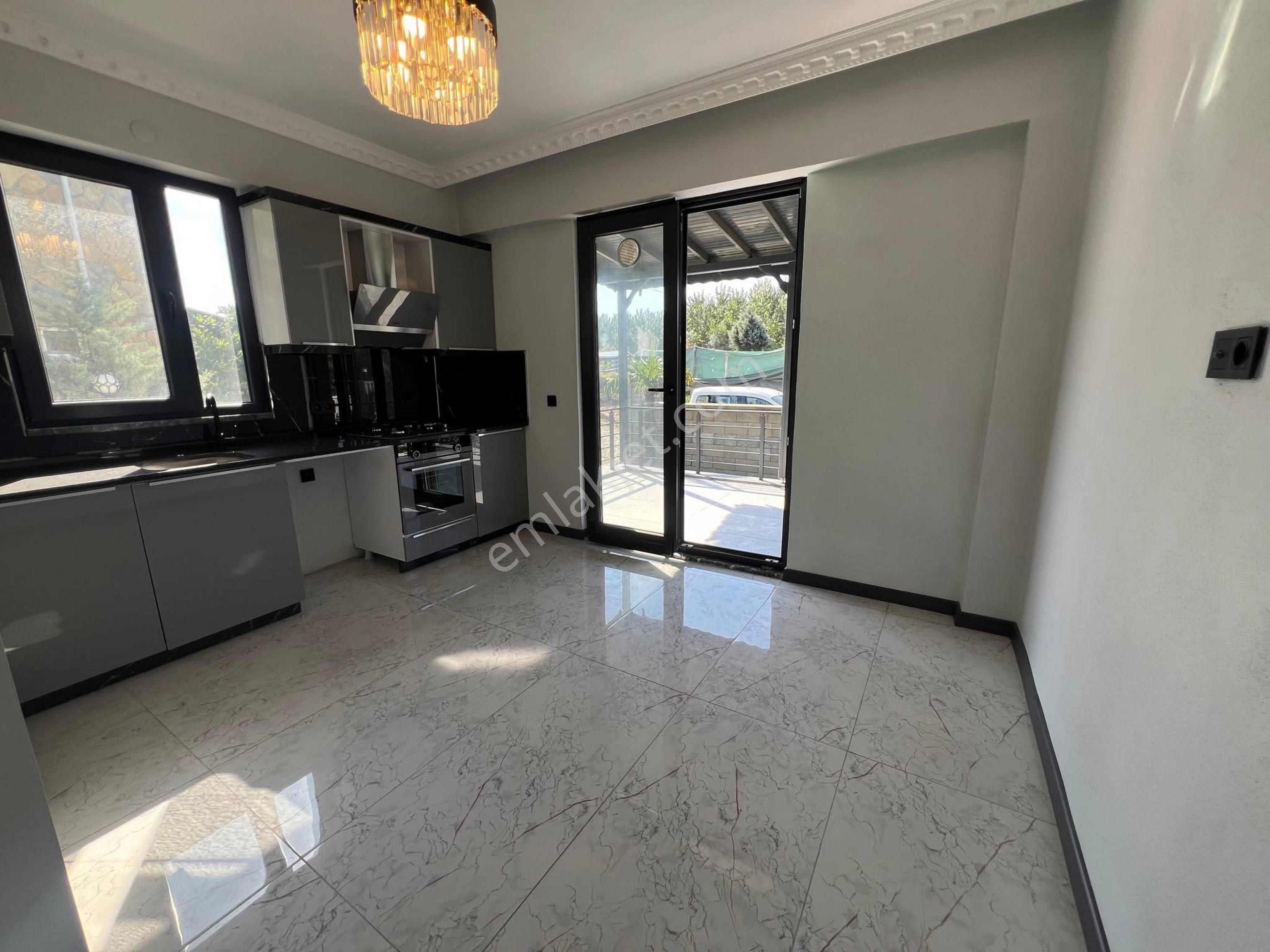 Karasu Aziziye Mah 313 M2 Arsa İçerisinde Tamamen Müstakil, Deniz Ve Göl Manzaralı 4+1 Satılık Villa - Görsel 14