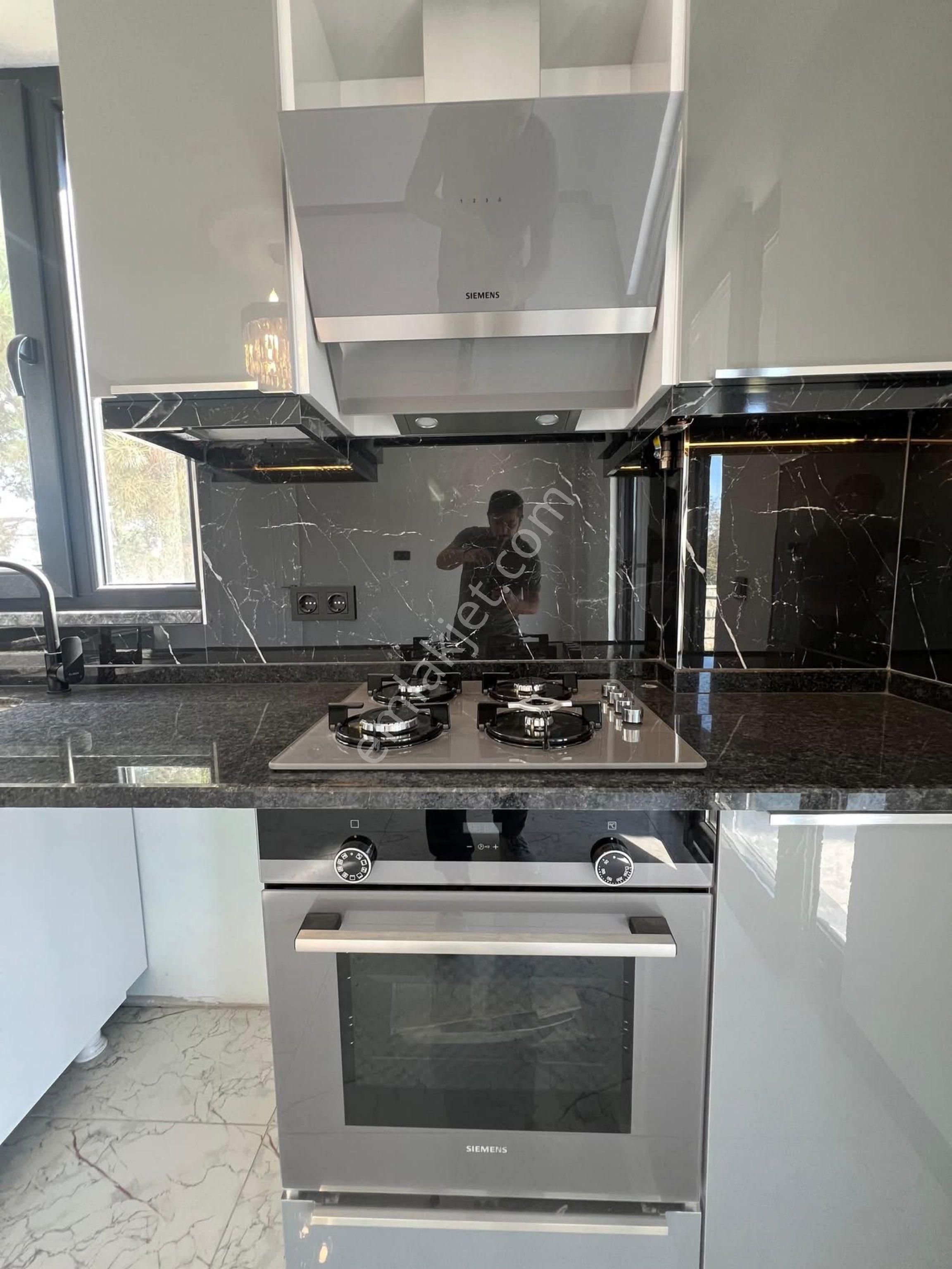 Karasu Aziziye Mah 313 M2 Arsa İçerisinde Tamamen Müstakil, Deniz Ve Göl Manzaralı 4+1 Satılık Villa - Görsel 31