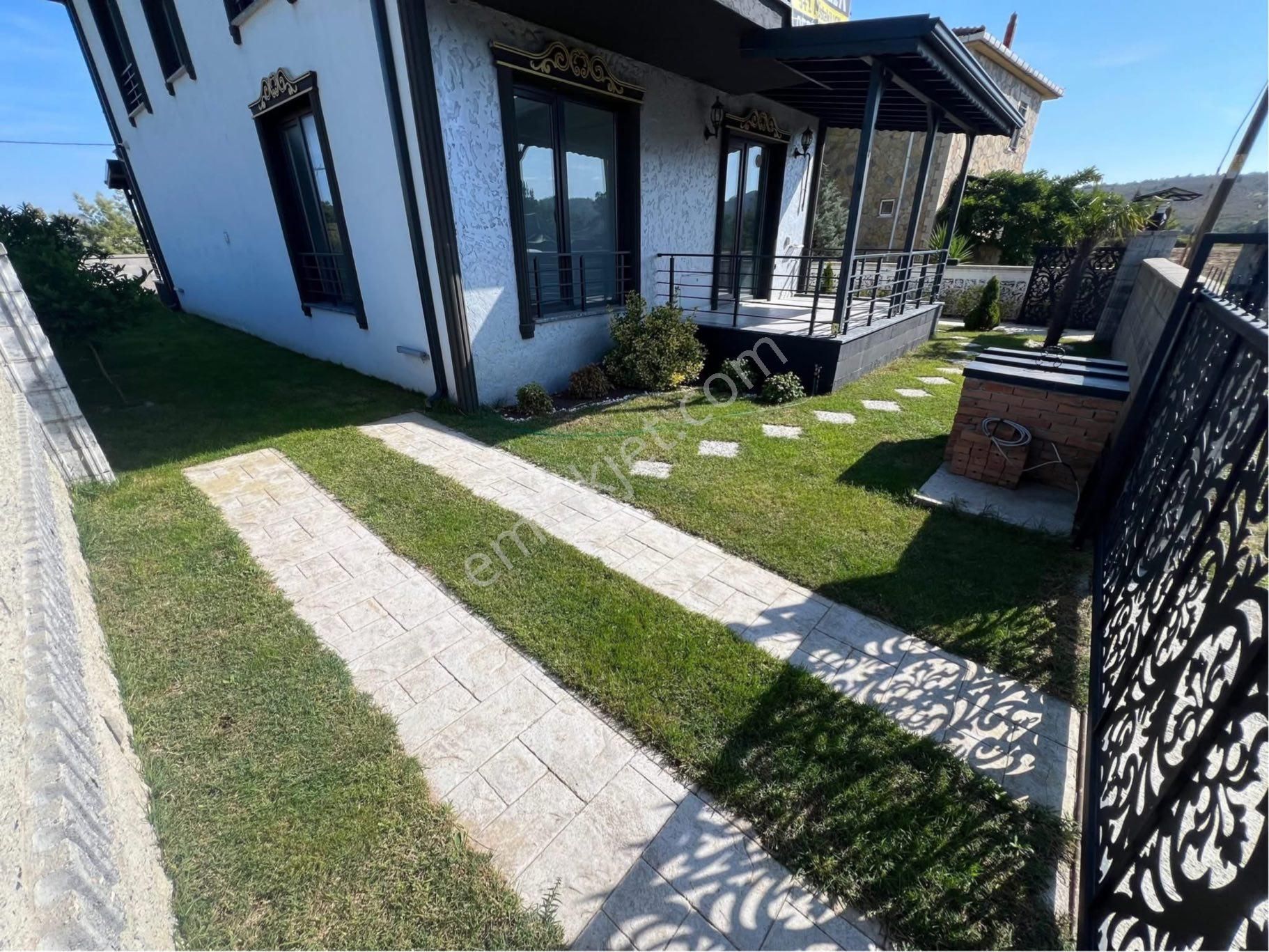 Karasu Aziziye Mah 313 M2 Arsa İçerisinde Tamamen Müstakil, Deniz Ve Göl Manzaralı 4+1 Satılık Villa - Görsel 9