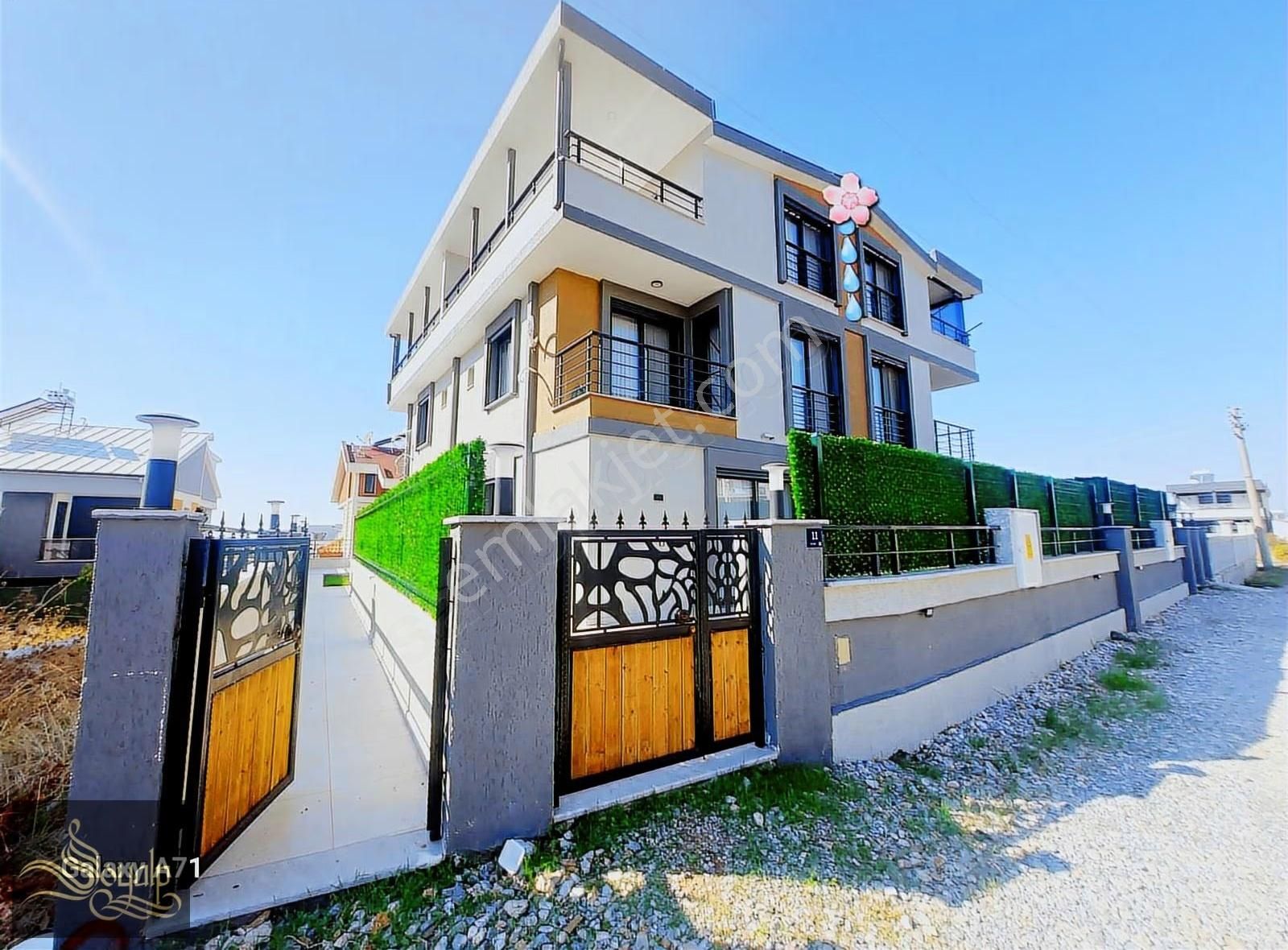 Didim'in Seyri Bu Villadan Yapılır 3+1 Deniz Manzaralı Satılık