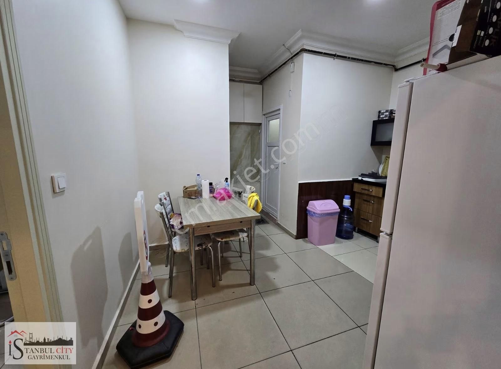 Esenyurtta Caddeüzeri Satılık 2 Katlı 250m2 Dükkan - Görsel 2