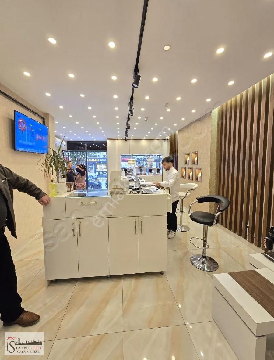 Esenyurtta Caddeüzeri Satılık 2 Katlı 250m2 Dükkan - Görsel 6