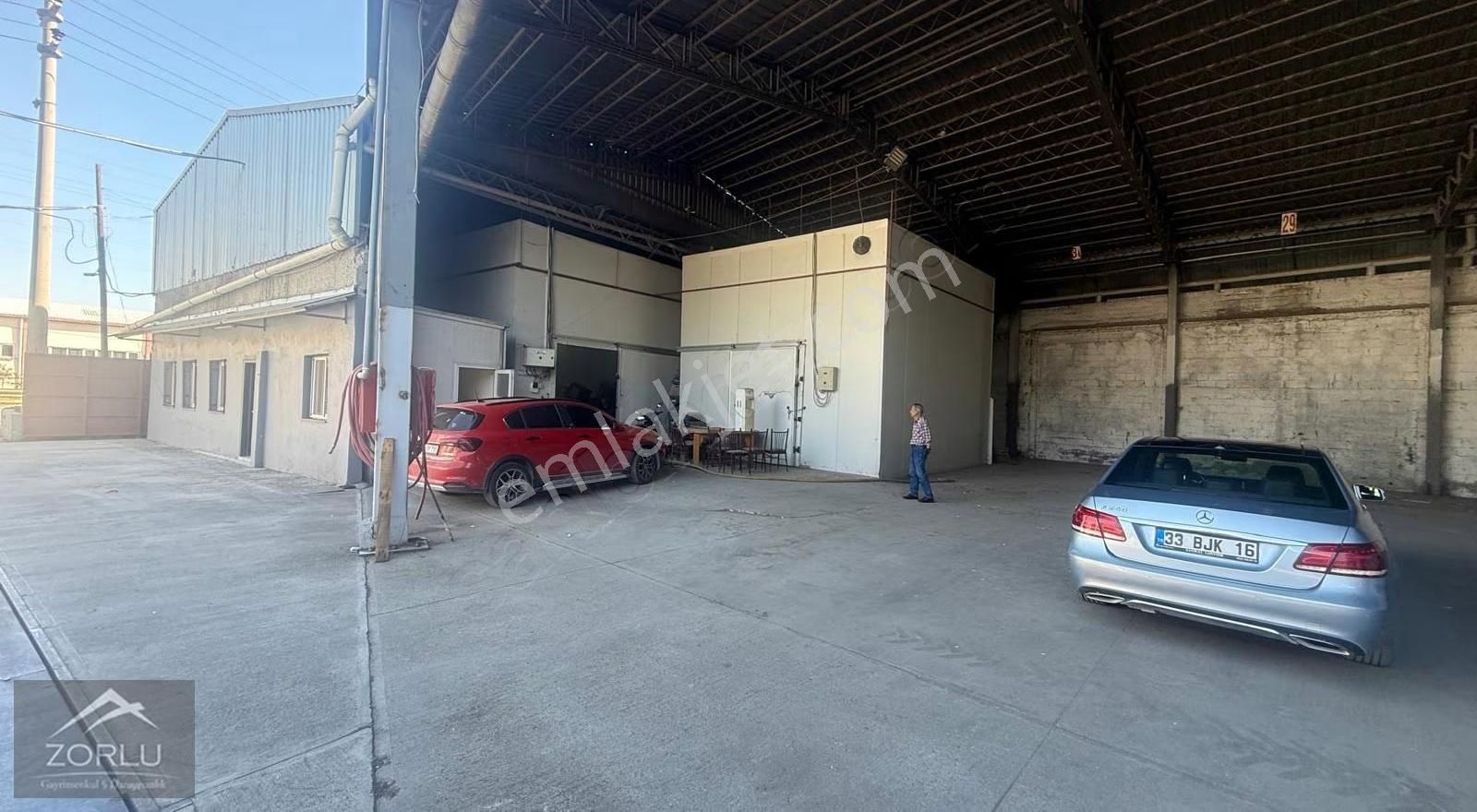 Zorlu Gayrimenkul'den Tarsus'ta 2000m2 Kiralık Aylık Depo - Görsel 3