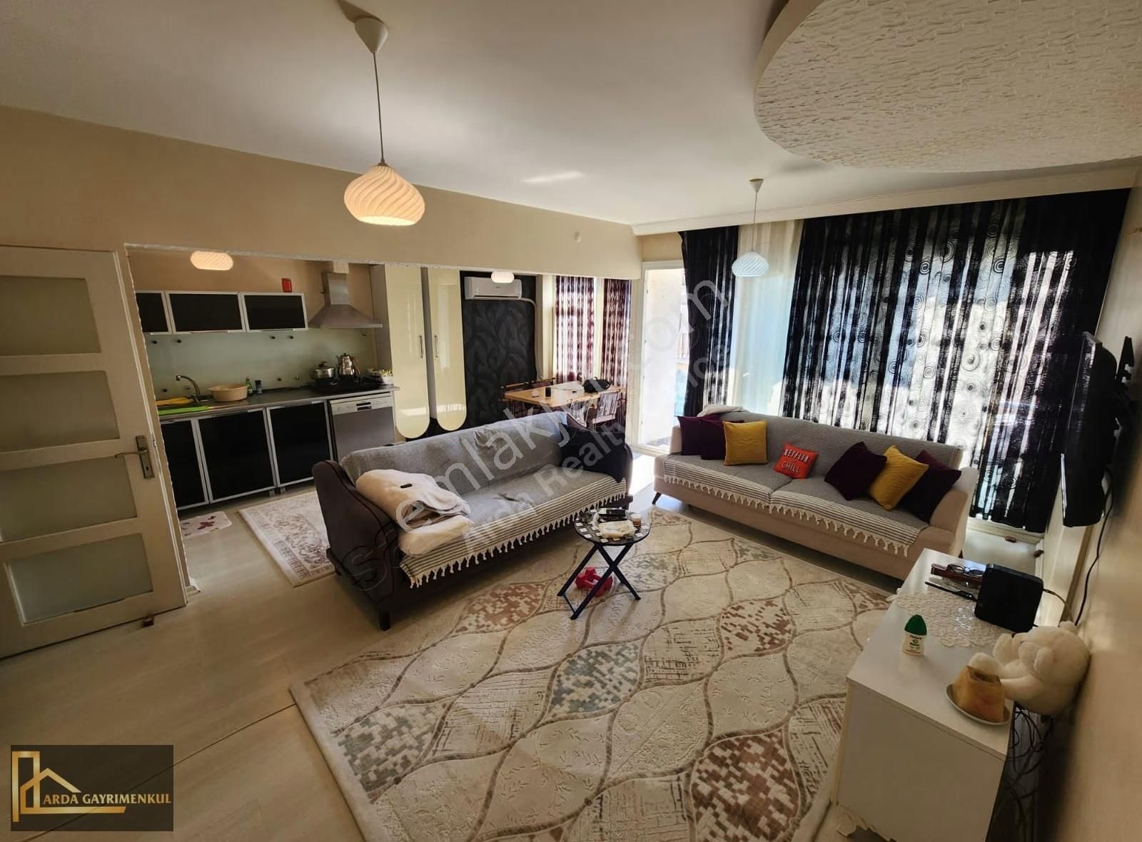 K.yaka Çocuk Yuvası Ve Çarşı Yakını Çift Cephe 2+1 105 M2