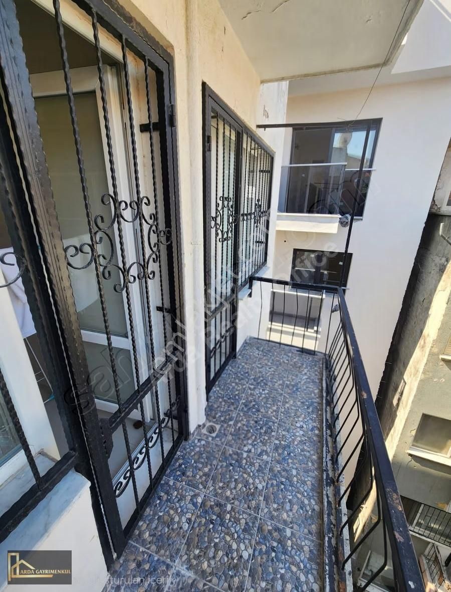 K.yaka Çocuk Yuvası Ve Çarşı Yakını Çift Cephe 2+1 105 M2 - Görsel 4