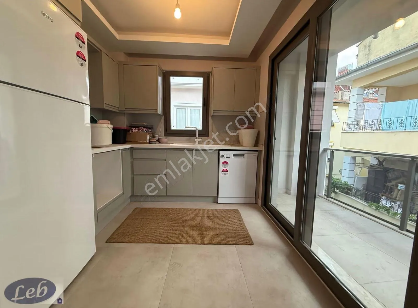 Fethıyede Şehir Merkezinde Sahile 250 M Konumda Satılık Daire - Görsel 13