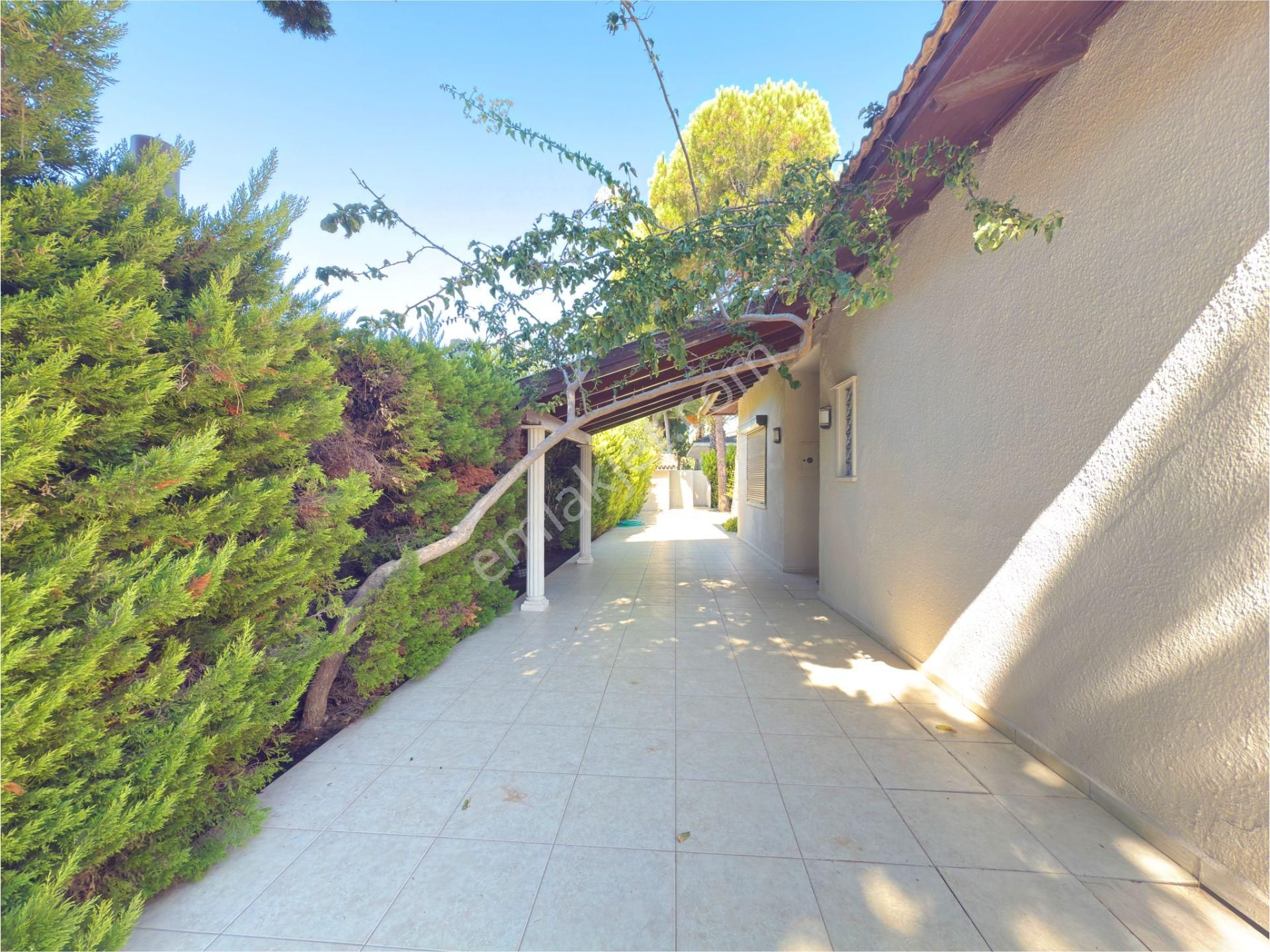 Çeşme Şantiye Pilaj Evlerinde Satılık Villa - Görsel 31